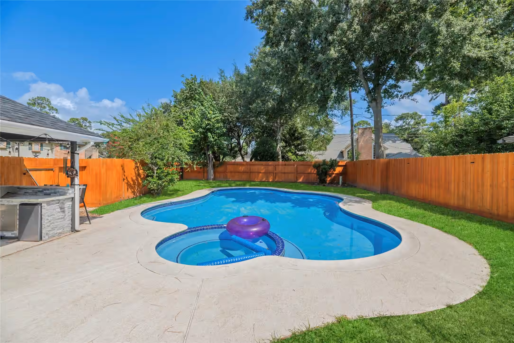 Photo 2 of 6622 Ampton Drive, Spring, TX