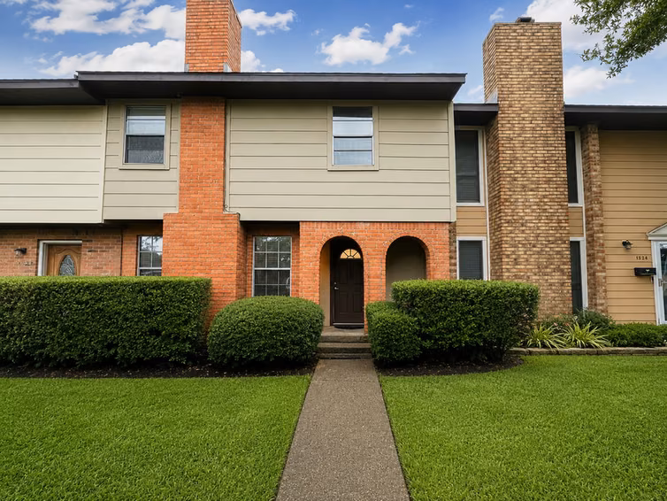 Photo of 1528 Silverpines Road 528, Houston, TX