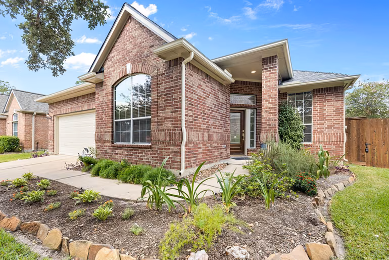 Photo of 2404 S Venice Drive, Pearland, TX