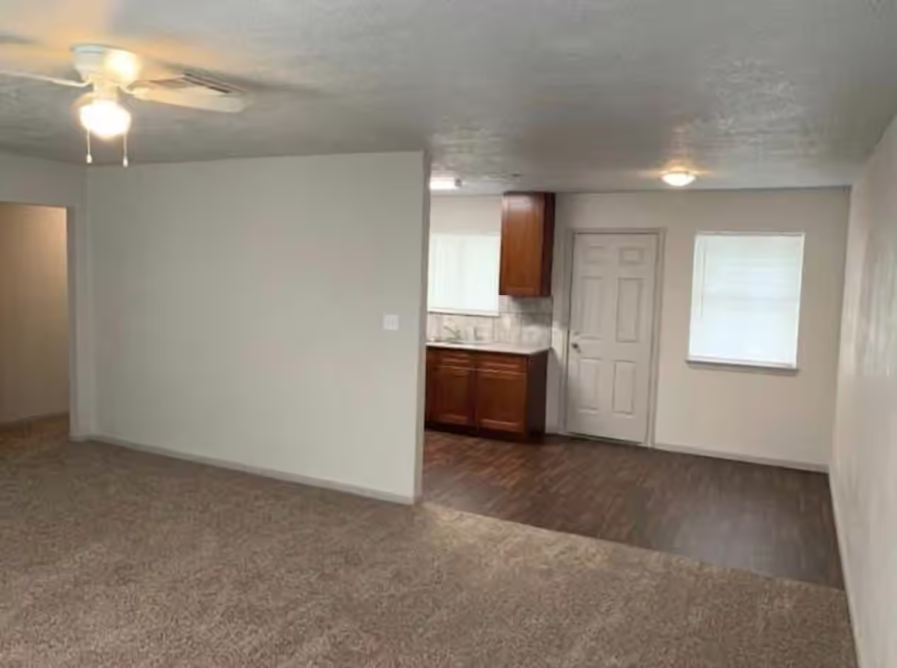 Photo 5 of 8711 Valley Pond Court, Houston, TX