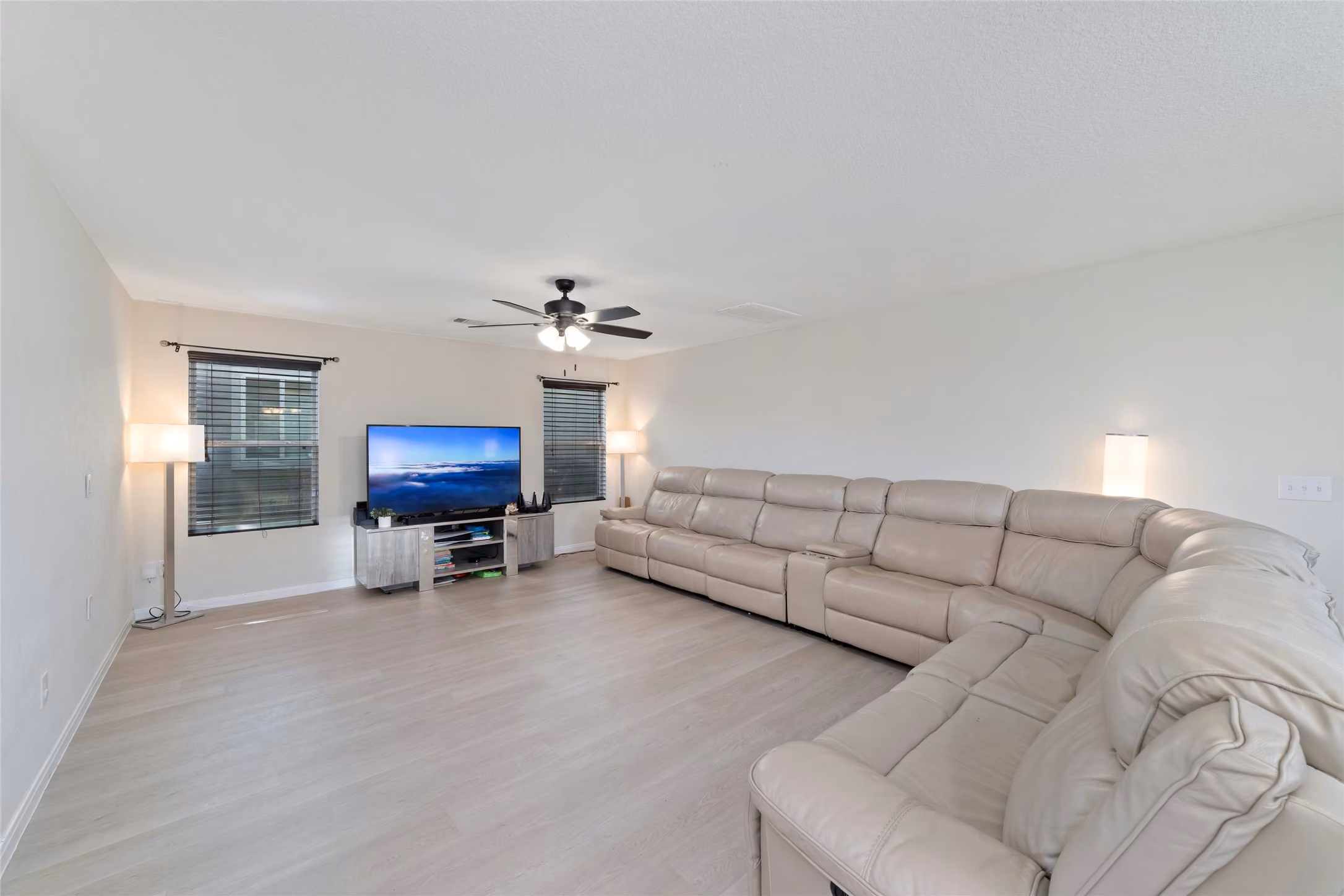 Photo 5 of 6803 Cortenridge Lane, Houston, TX