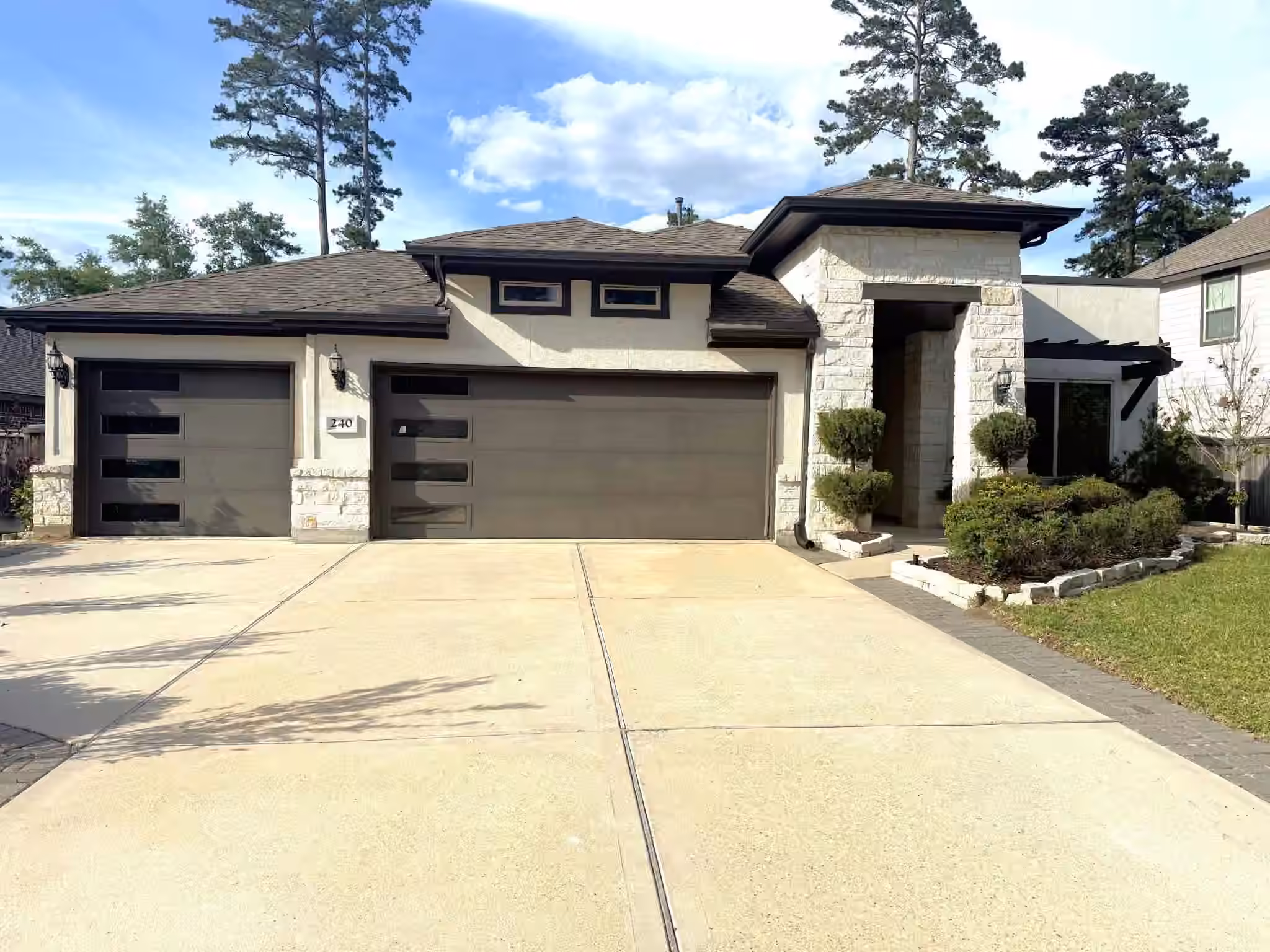 Photo of 240 Scarlet Maple Way, Conroe, TX