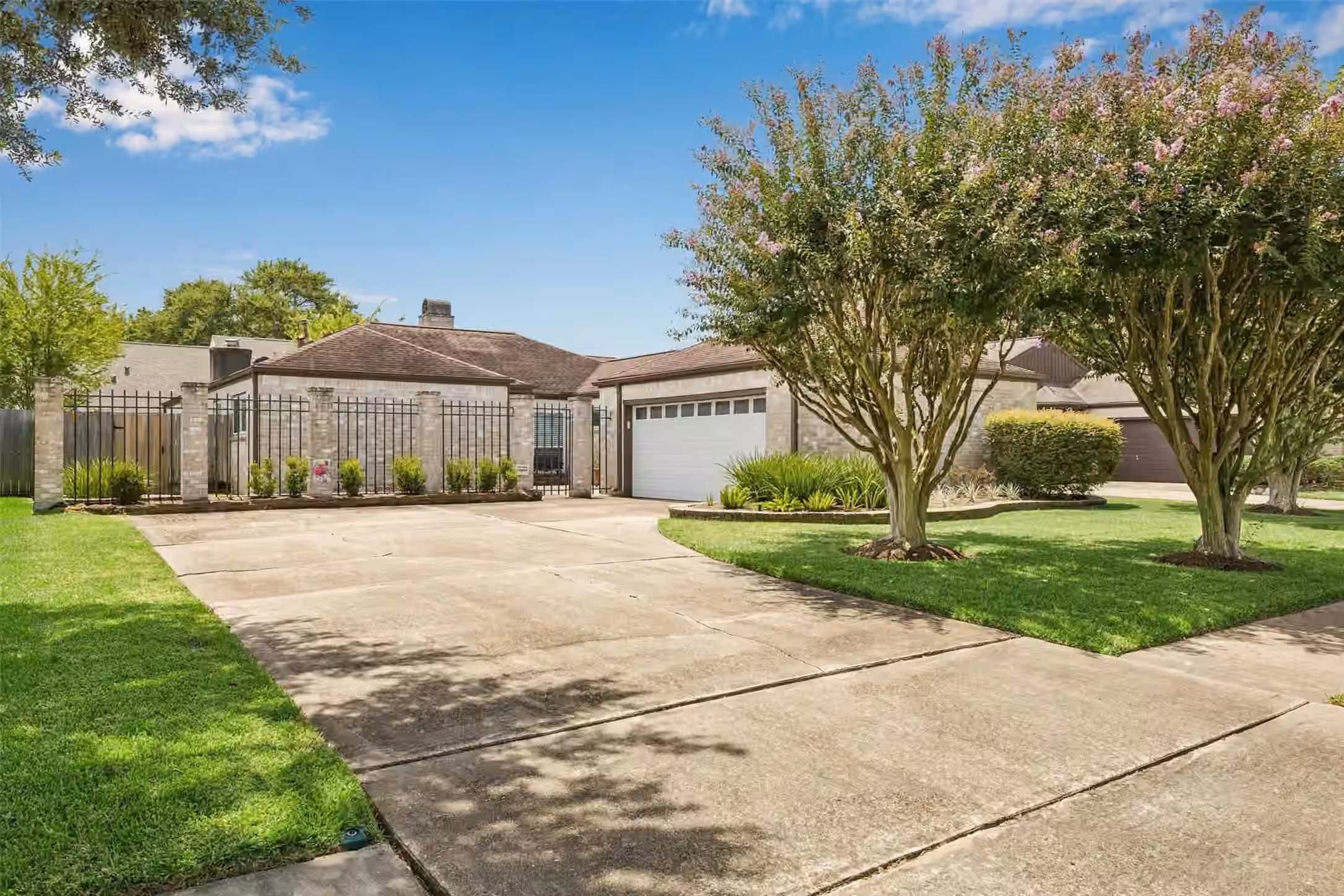 Photo of 12507 Rocky Knoll Drive, Houston, TX