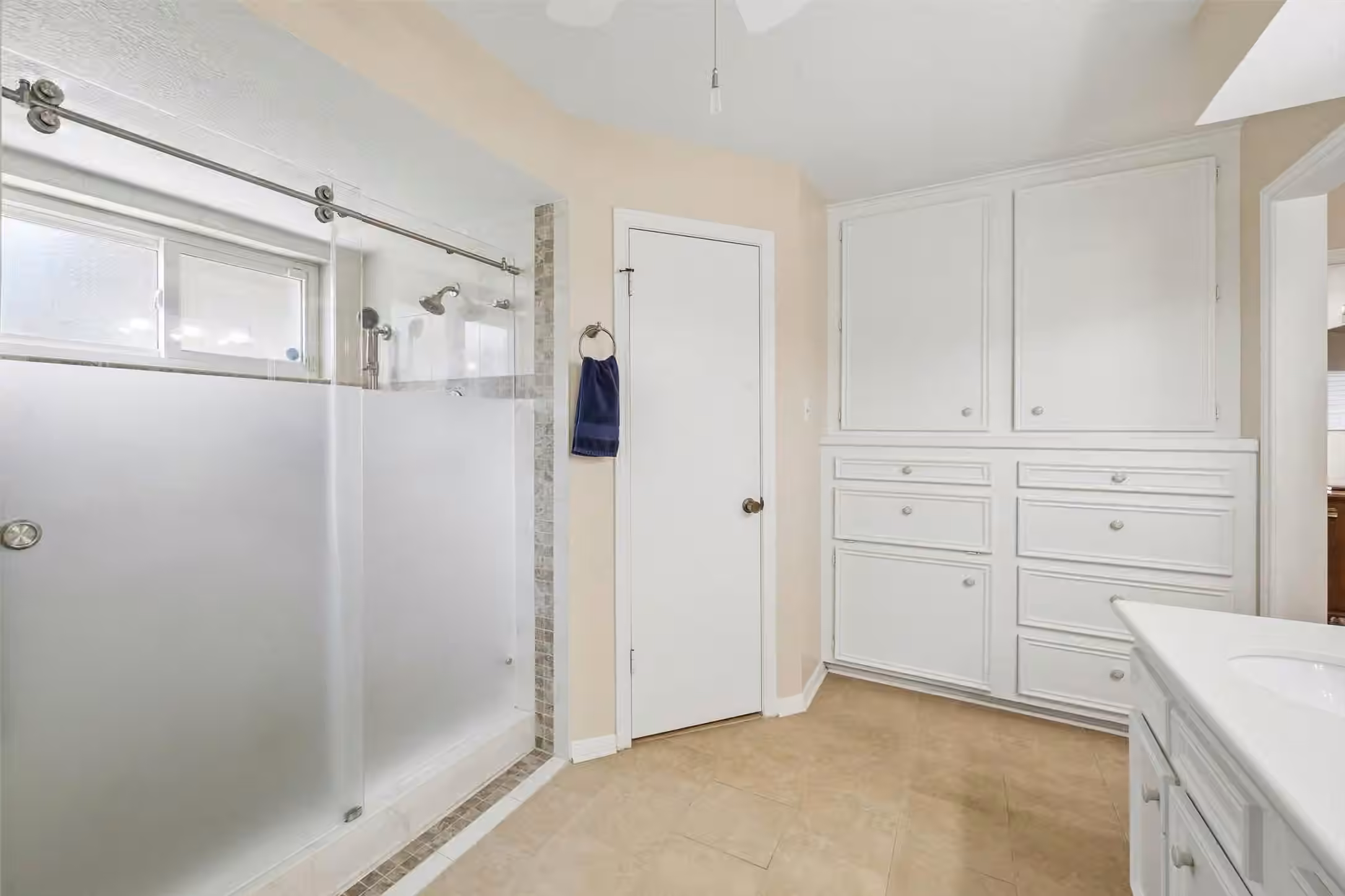 Photo 7 of 12507 Rocky Knoll Drive, Houston, TX