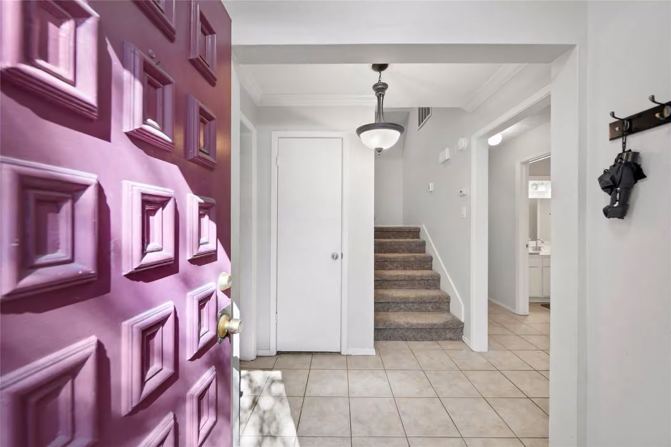 Photo 3 of 6122 Gallant Forest Drive, Houston, TX
