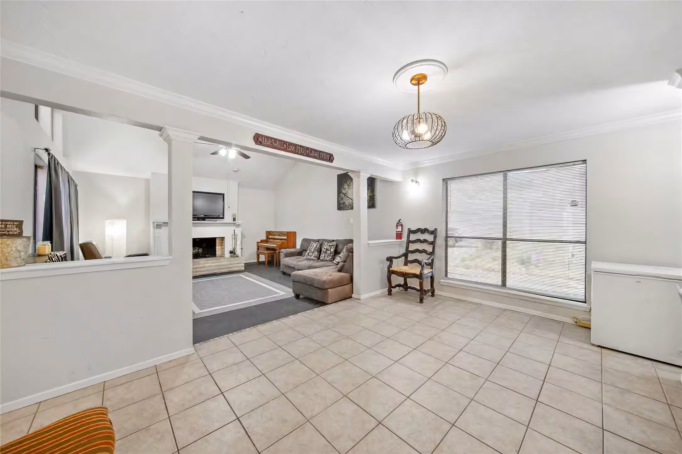 Photo 5 of 6122 Gallant Forest Drive, Houston, TX