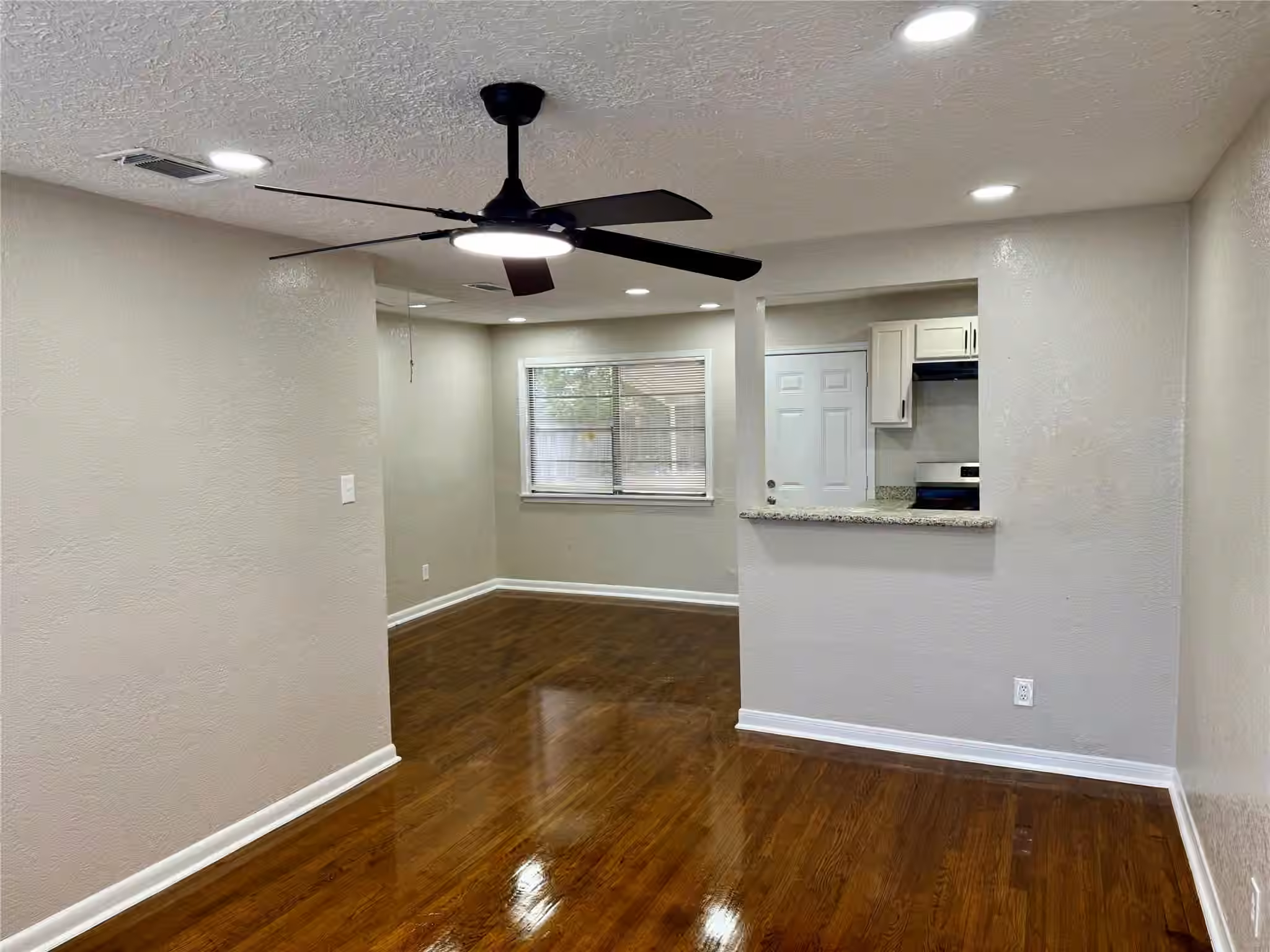 Photo 4 of 1307 Armor Avenue, Pasadena, TX