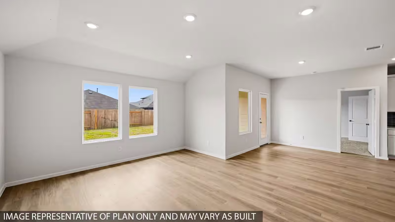 Photo 4 of 16534 Pinecove Grove Lane, Magnolia, TX