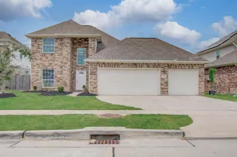 Photo of 309 Burgundy Drive, Alvin, TX 77511