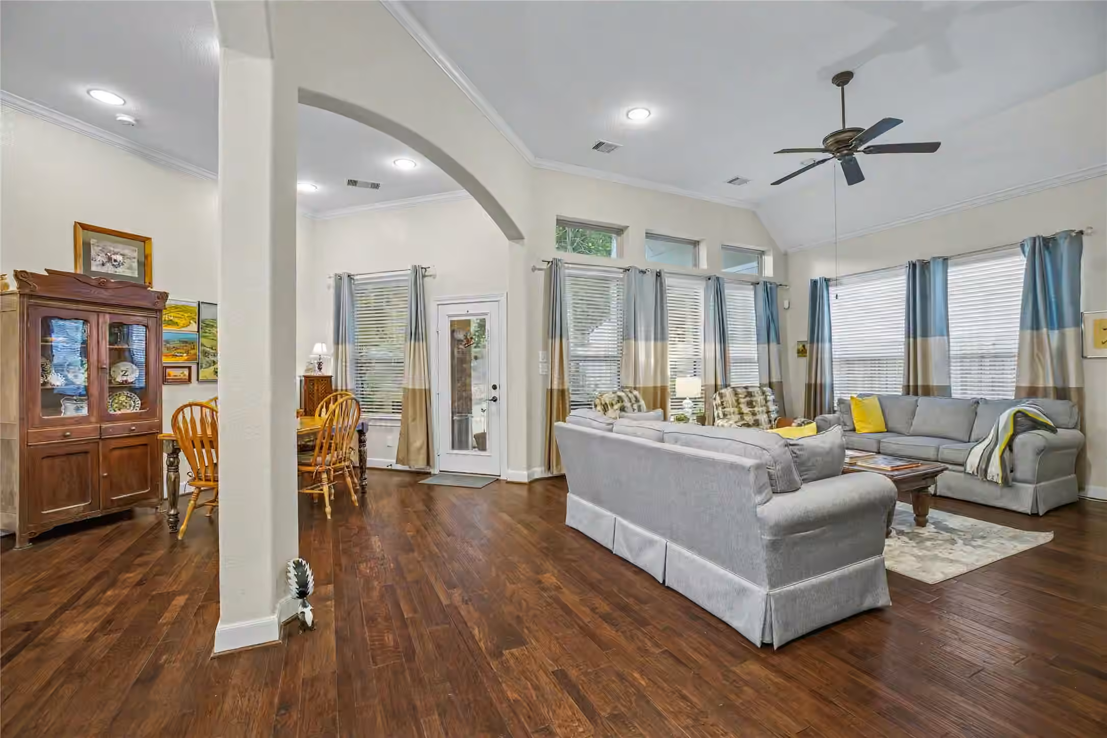 Photo 5 of 4840 Bayou St John, Conroe, TX