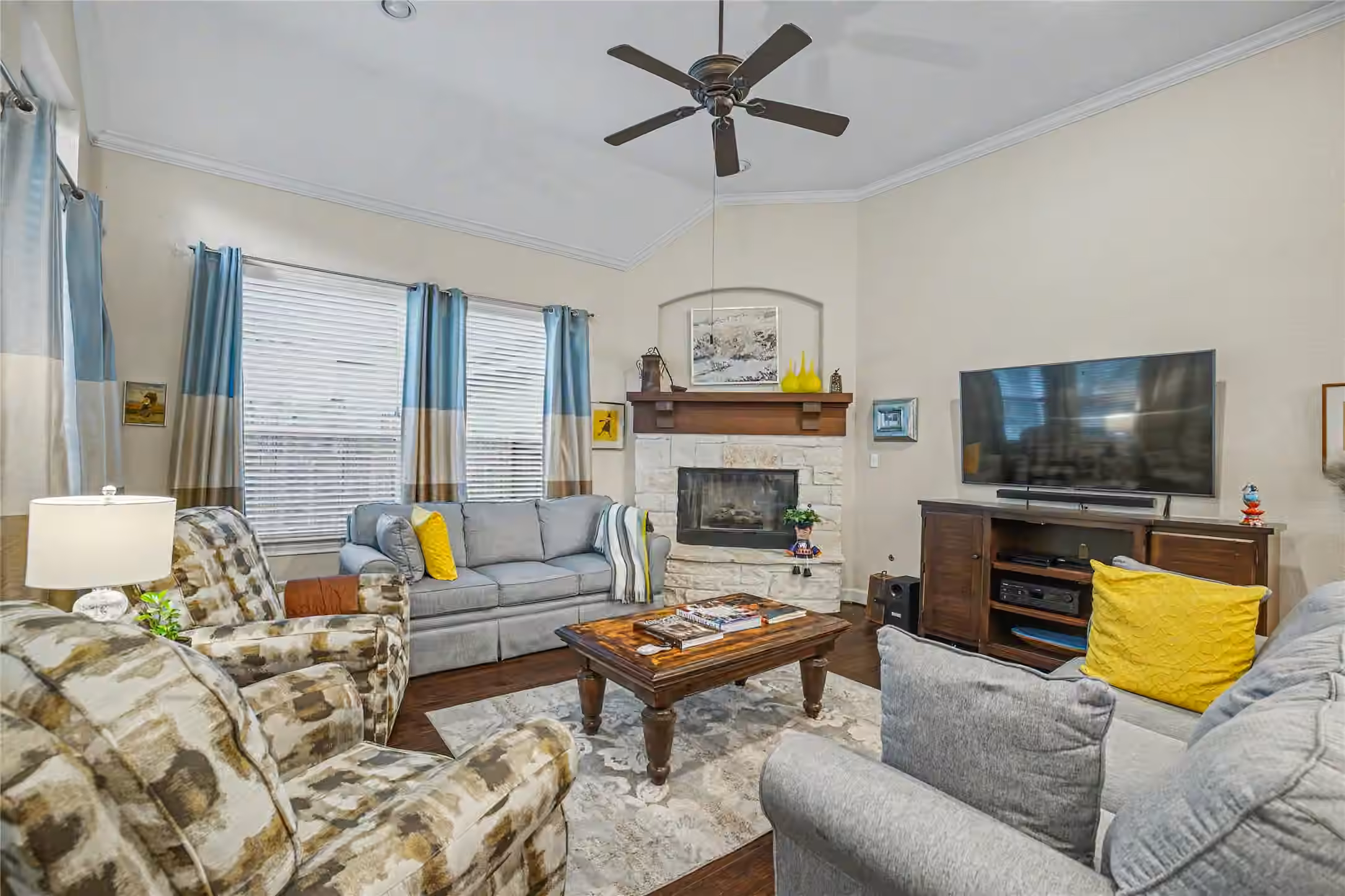 Photo 6 of 4840 Bayou St John, Conroe, TX