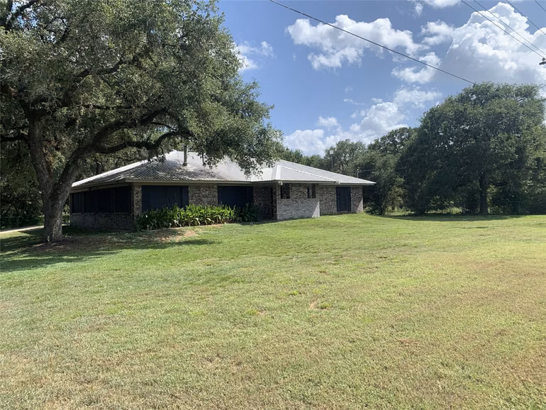 Photo of 1162 Hwy 90A, Sheridan, TX
