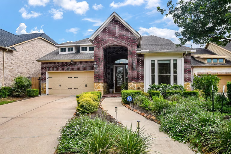 Photo 3 of 6518 Monrovia Lane, Sugar Land, TX