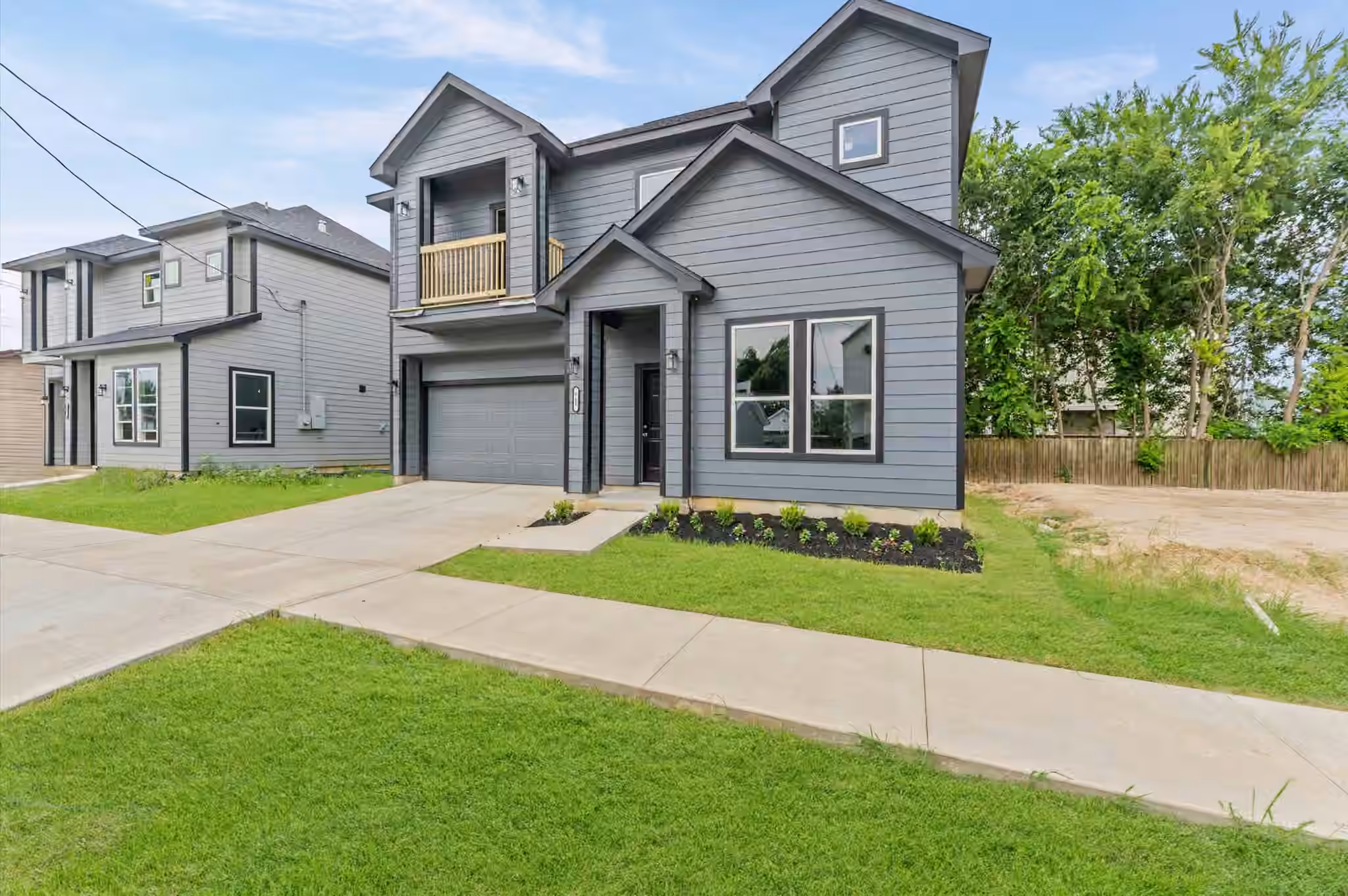 Photo 2 of 815 E 33rd Street, Houston, TX