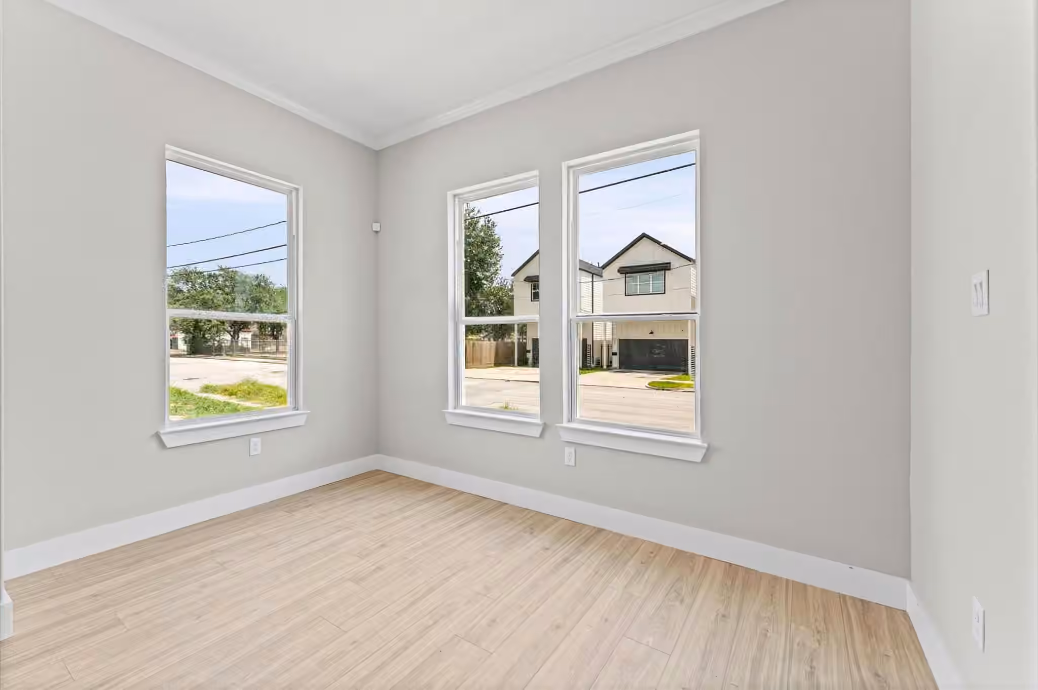 Photo 7 of 815 E 33rd Street, Houston, TX