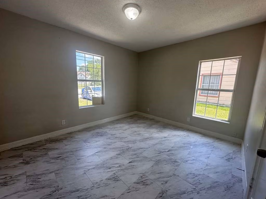 Photo 6 of 7410 Dallas Street, Houston, TX