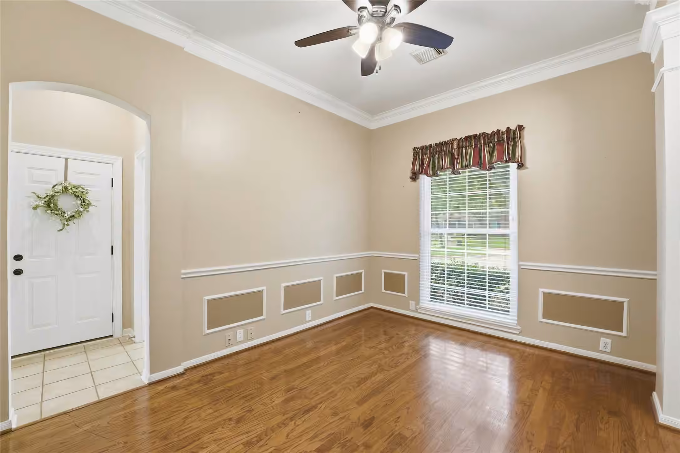 Photo 5 of 8027 Summer Brook Court, Sugar Land, TX
