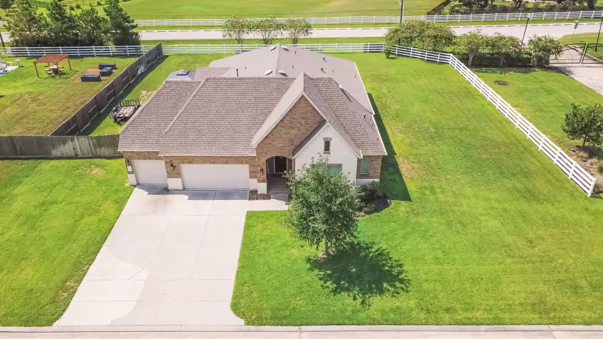 Photo 4 of 12239 Seagrape Lane, Conroe, TX