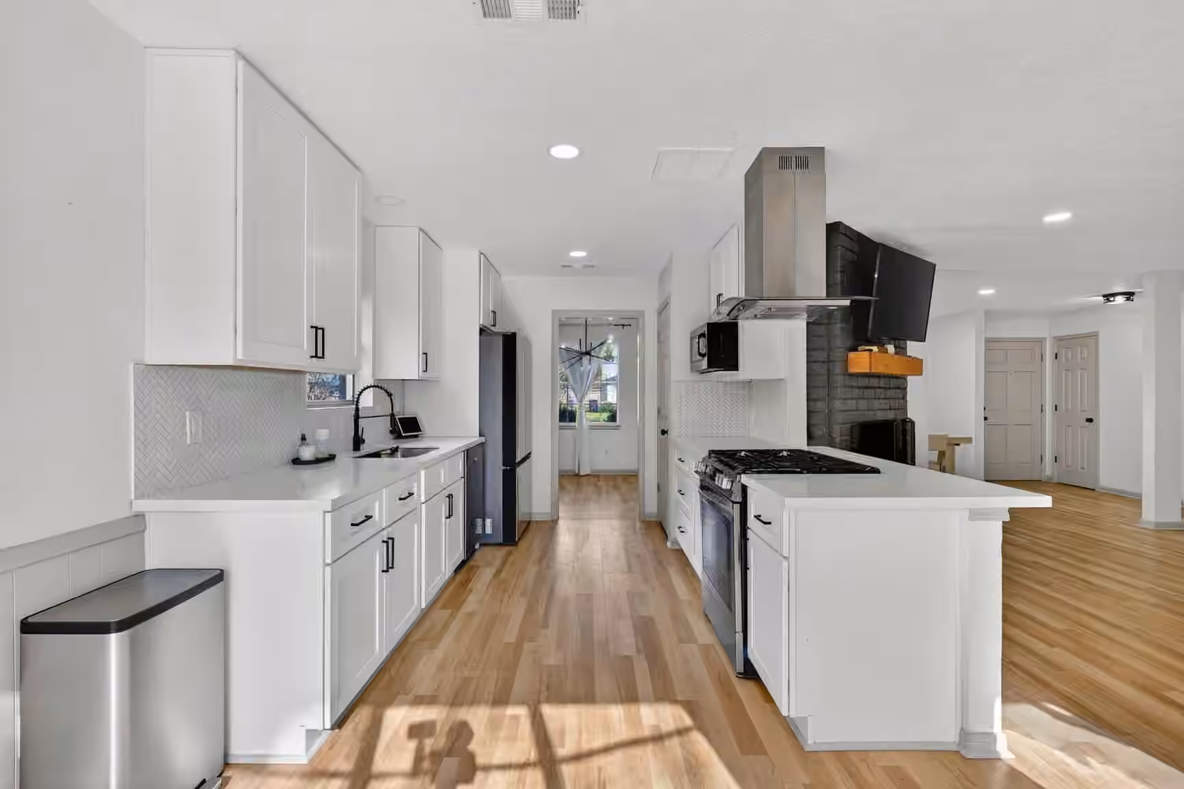 Photo 6 of 16122 Rill Lane, Houston, TX