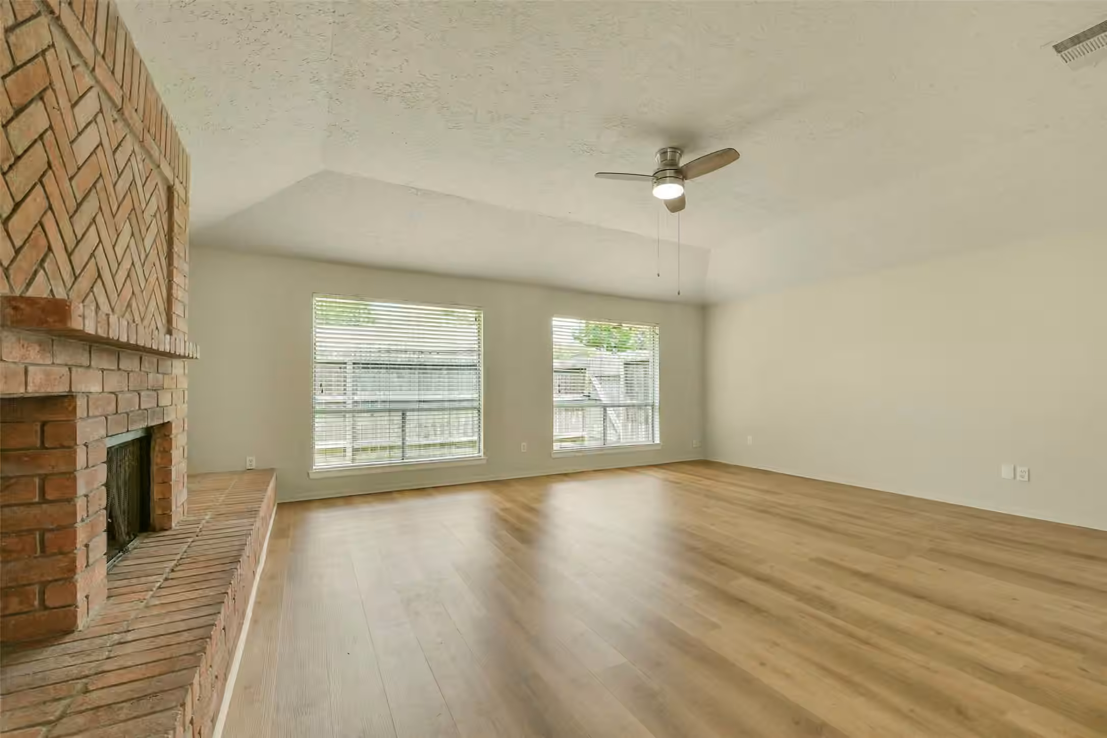 Photo 5 of 2775 Glen Haven Drive, League City, TX