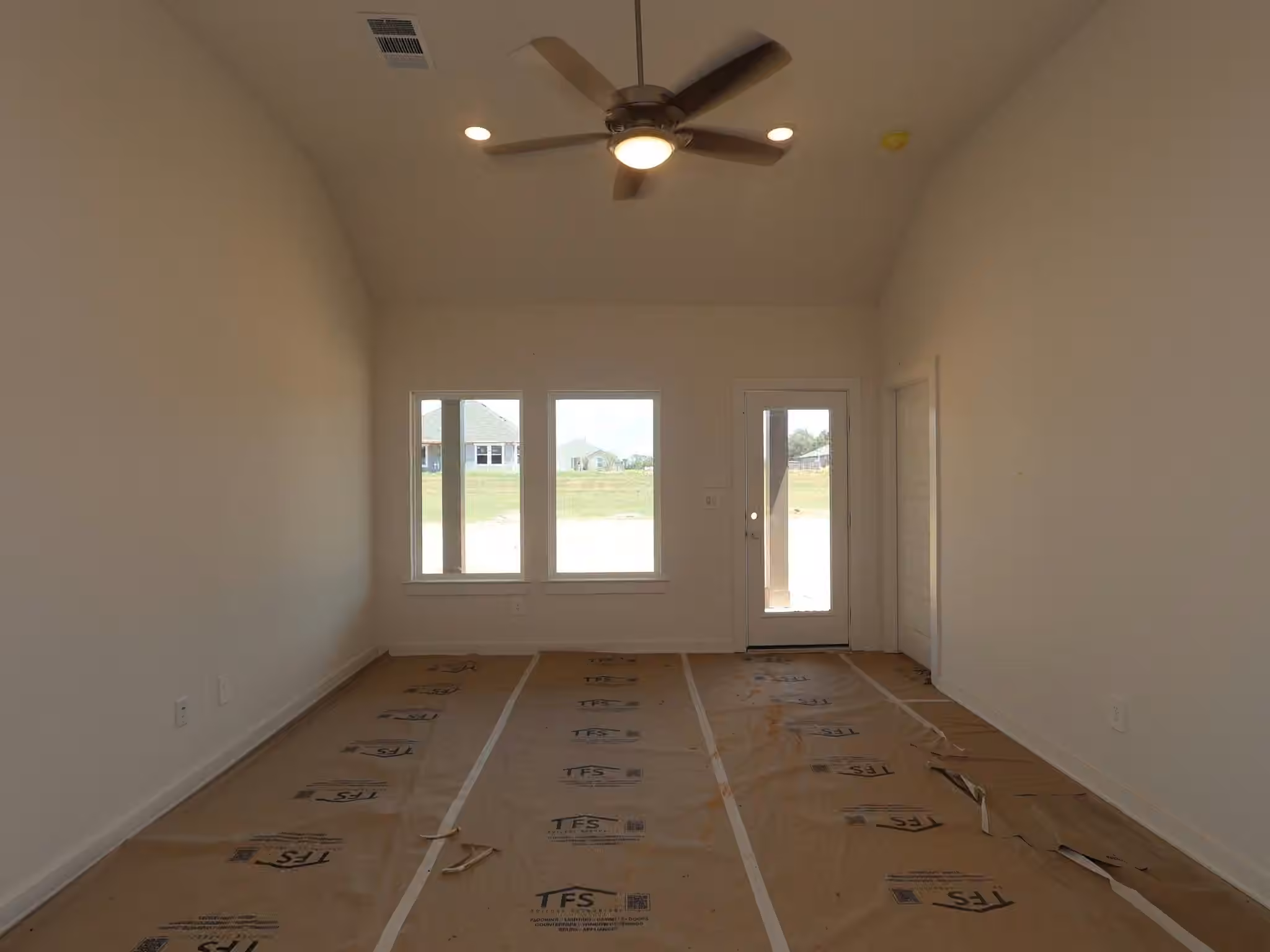Photo 6 of 825 Village Brook Drive, Willis, TX
