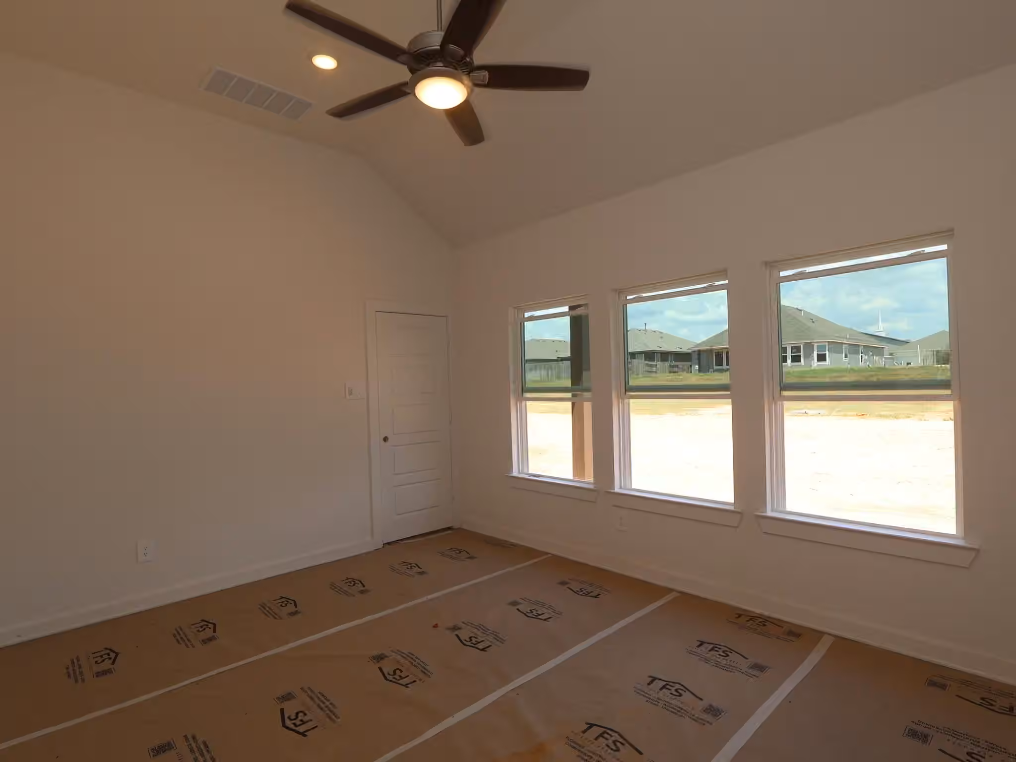 Photo 7 of 825 Village Brook Drive, Willis, TX