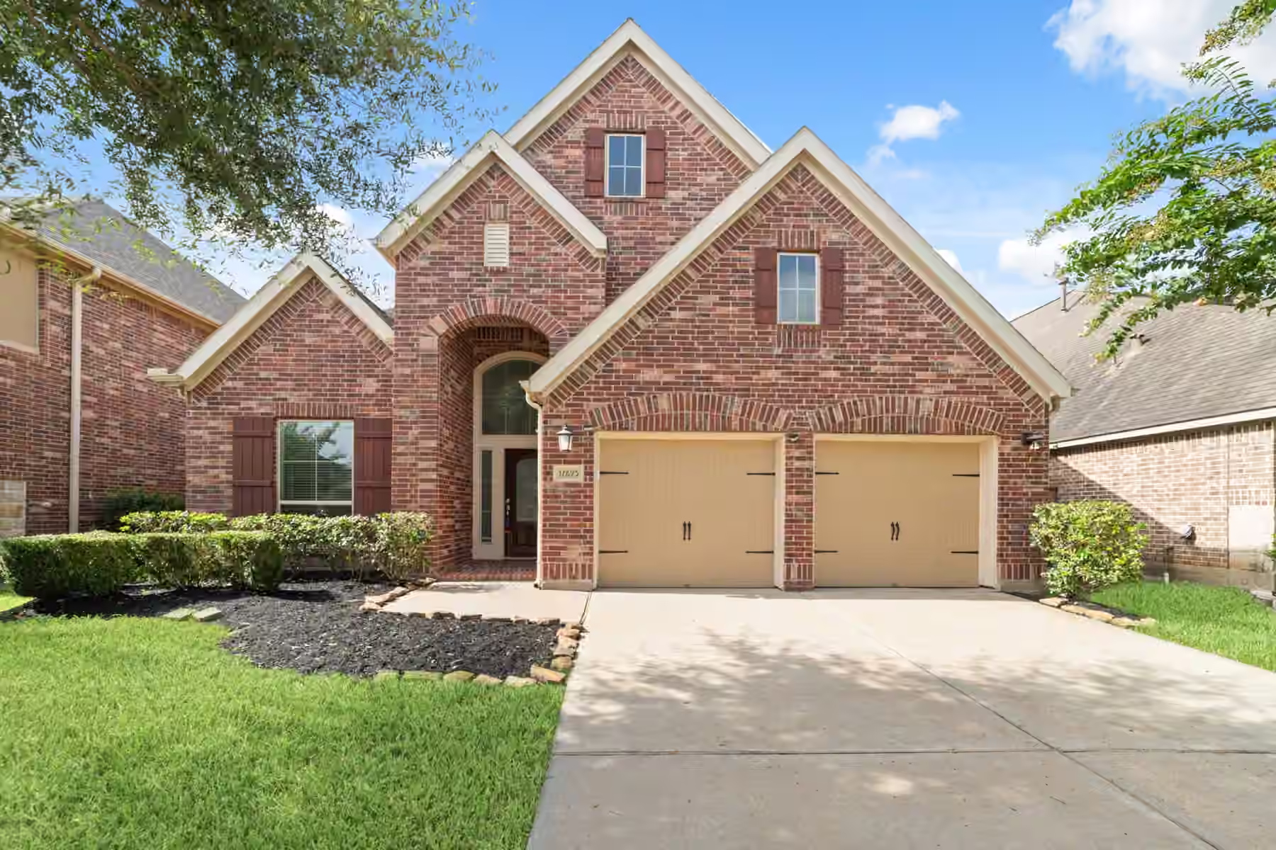 Photo 2 of 17623 Barrowfield Lane, Richmond, TX