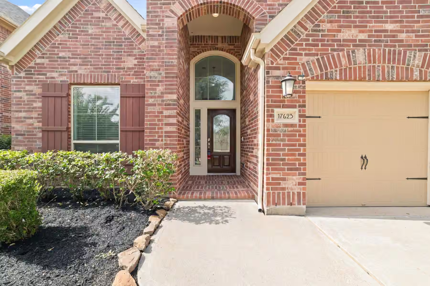 Photo 3 of 17623 Barrowfield Lane, Richmond, TX