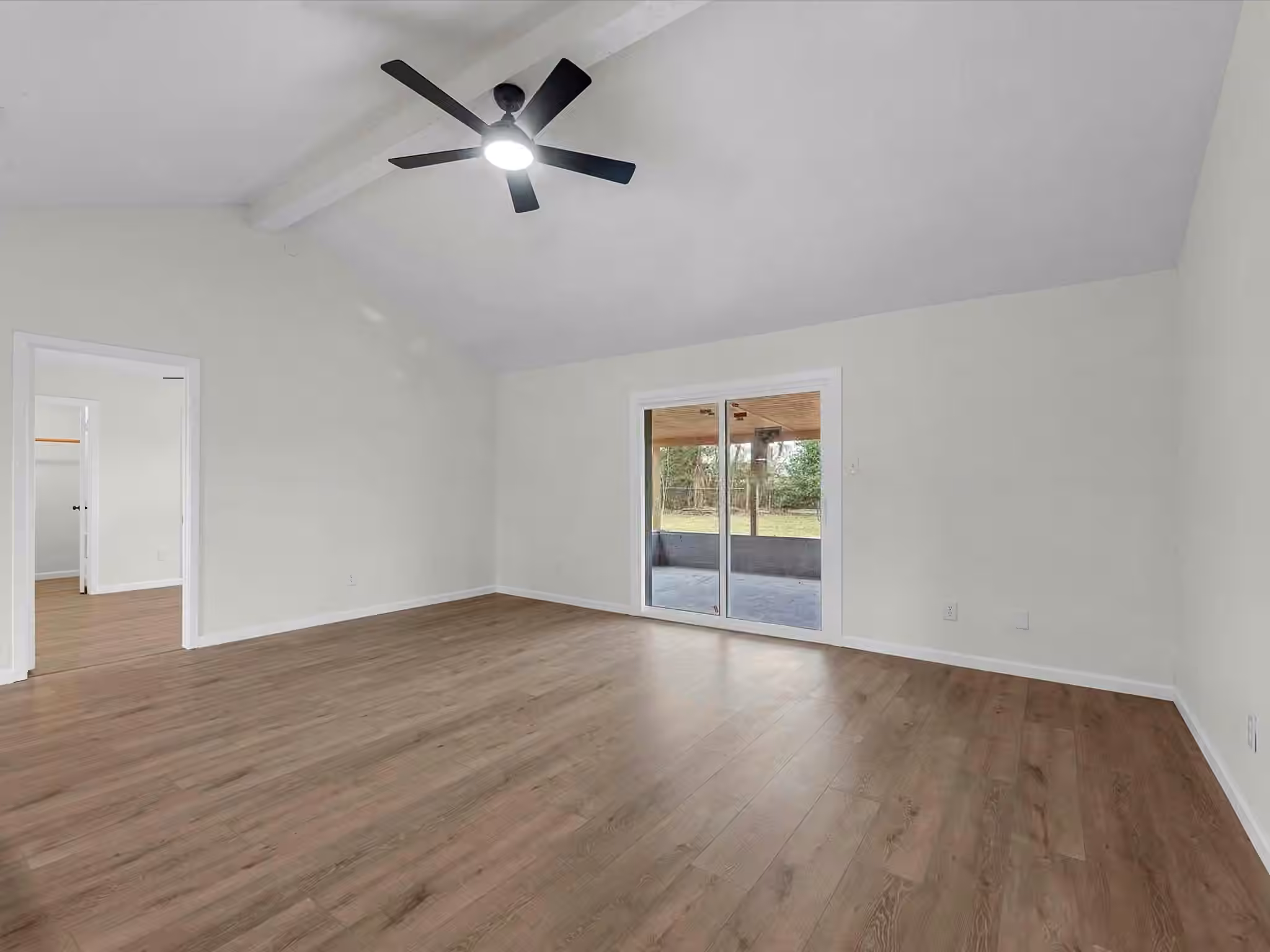 Photo 5 of 230 W Willwood Drive, Willis, TX