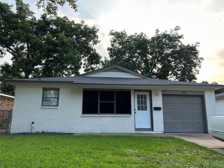 Photo of 511 Guyer Street, Sugar Land, TX 77498