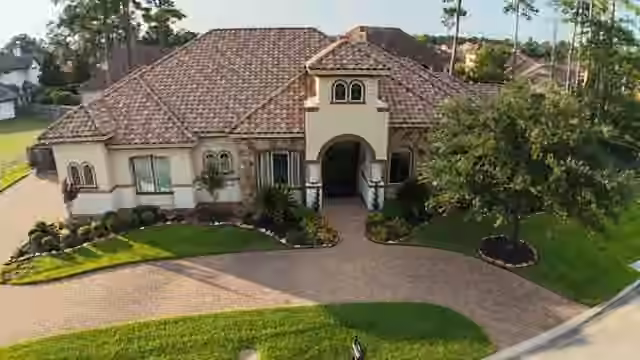 Photo 2 of 58 Shadow Creek Ridge Drive, Spring, TX