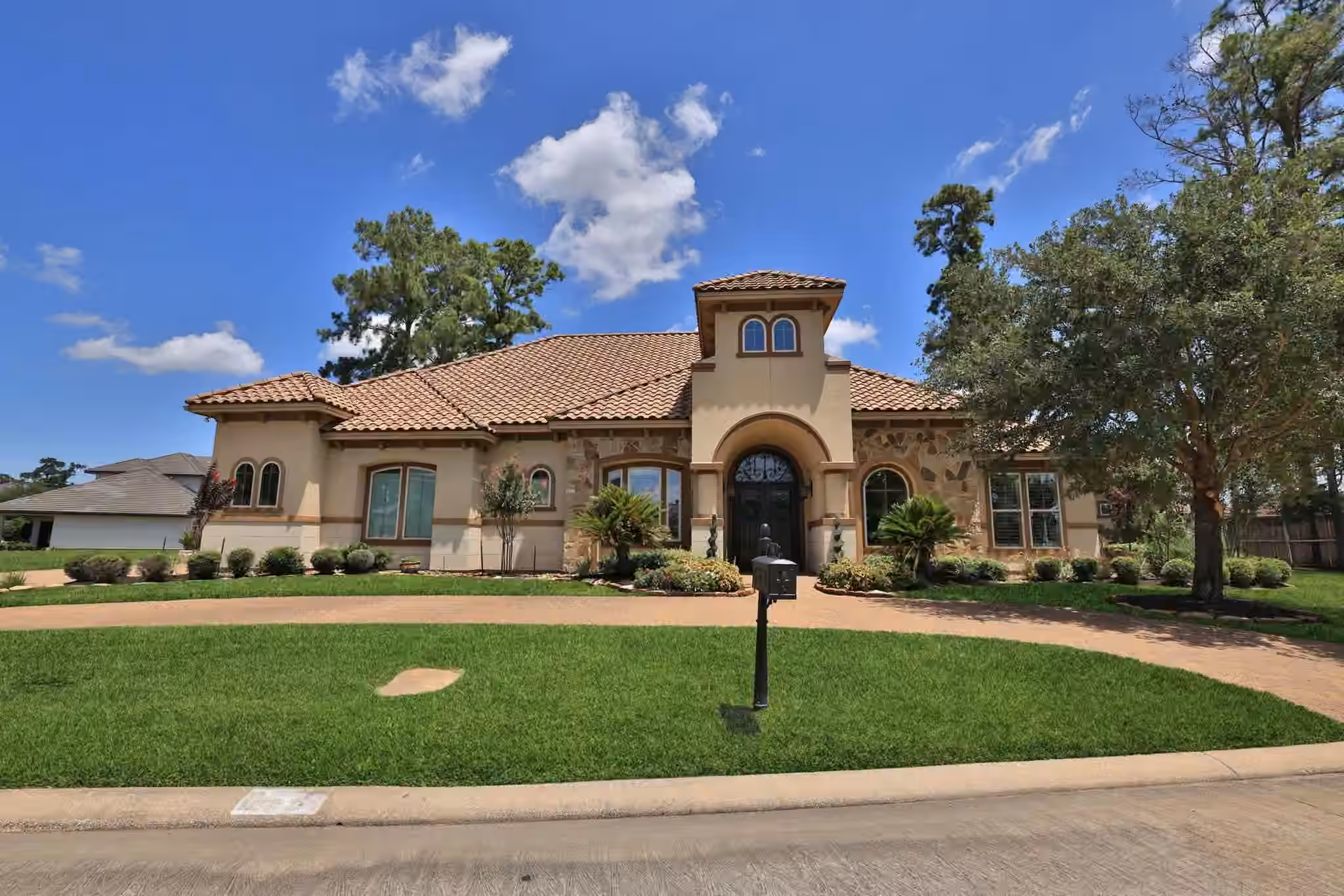 Photo 4 of 58 Shadow Creek Ridge Drive, Spring, TX