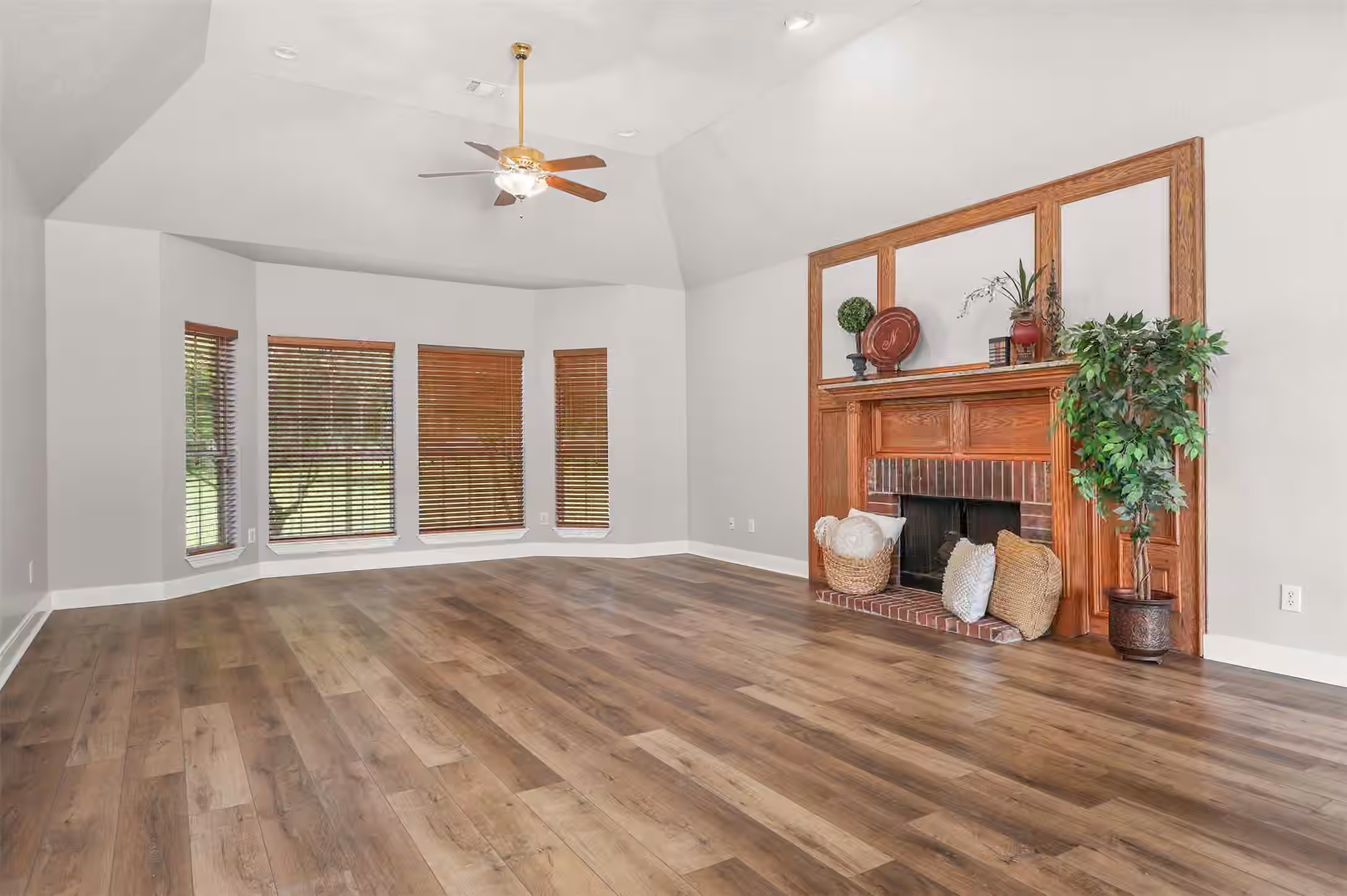 Photo 6 of 1133 Helen Drive, Deer Park, TX