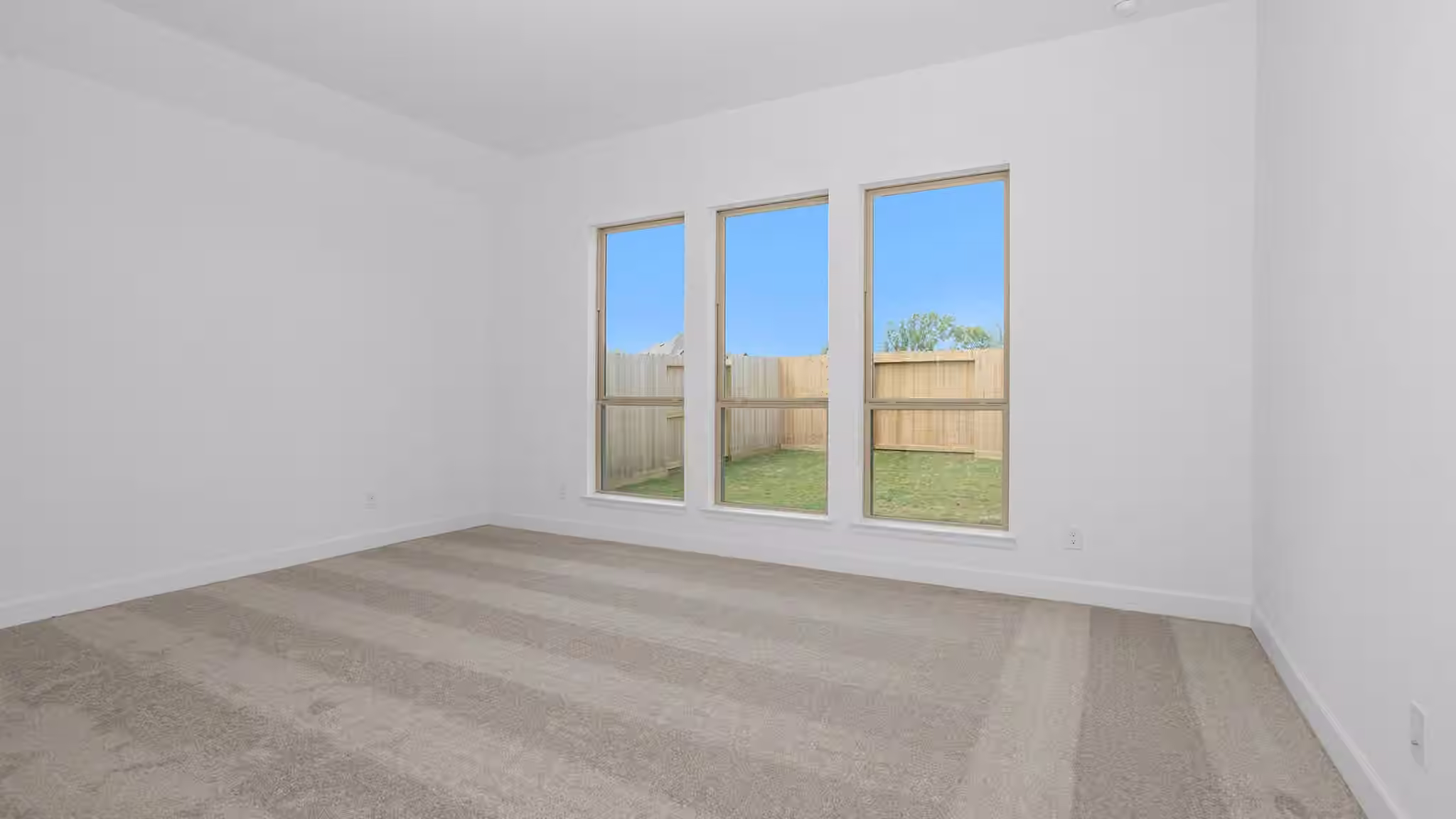 Photo 5 of 12207 Hudson Drive, Mont Belvieu, TX