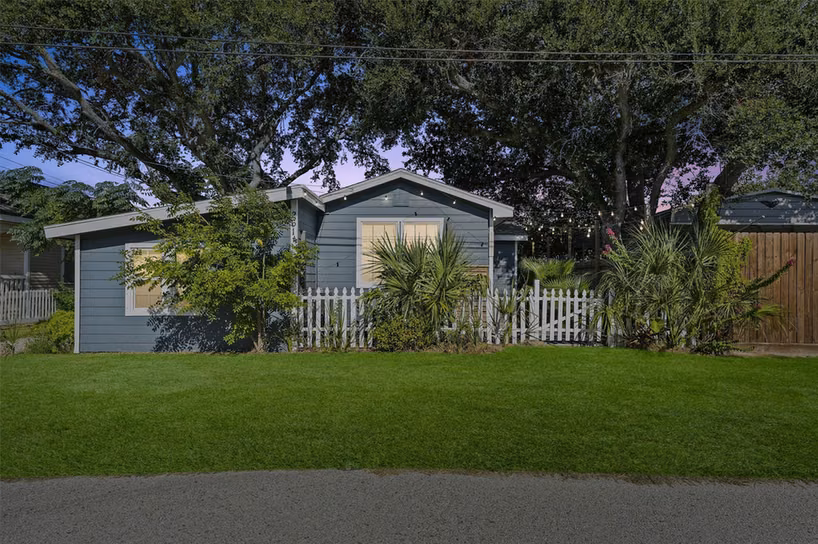 Photo of 2614 59th Street, Galveston, TX 77551