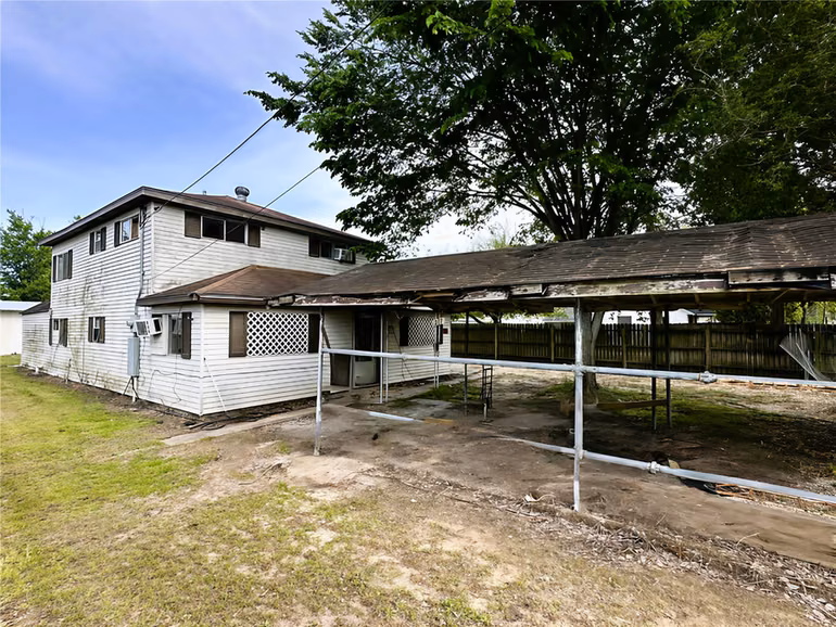 Photo 6 of 207 S 5th Street, Highlands, TX
