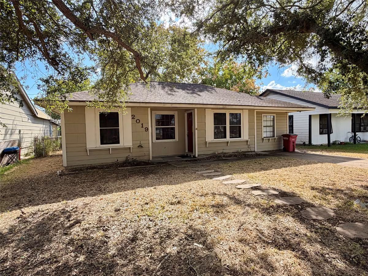 Photo of 2019 N Avenue H, Freeport, TX 77541