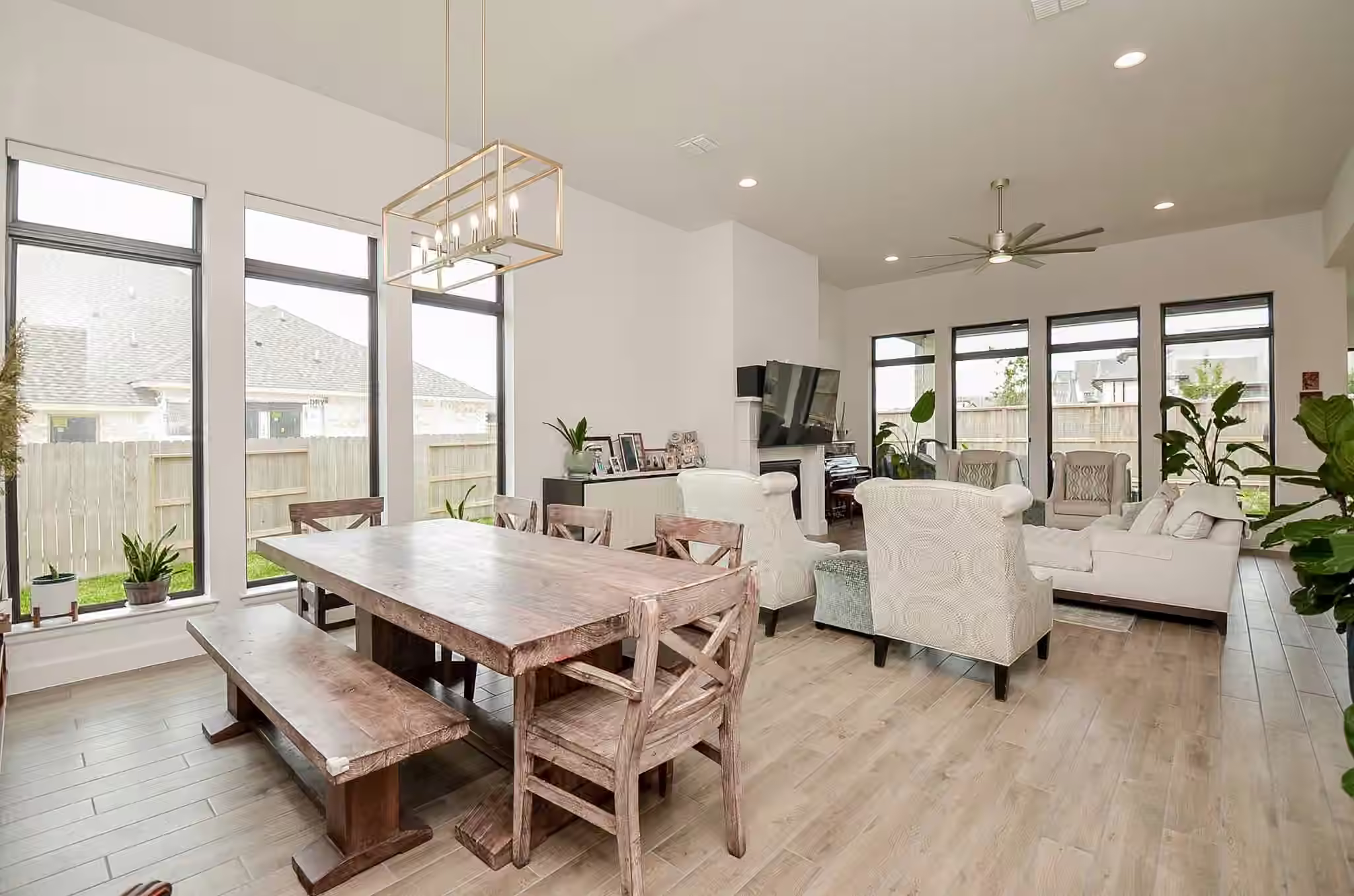 Photo 6 of 1413 Swayze Street, Magnolia, TX