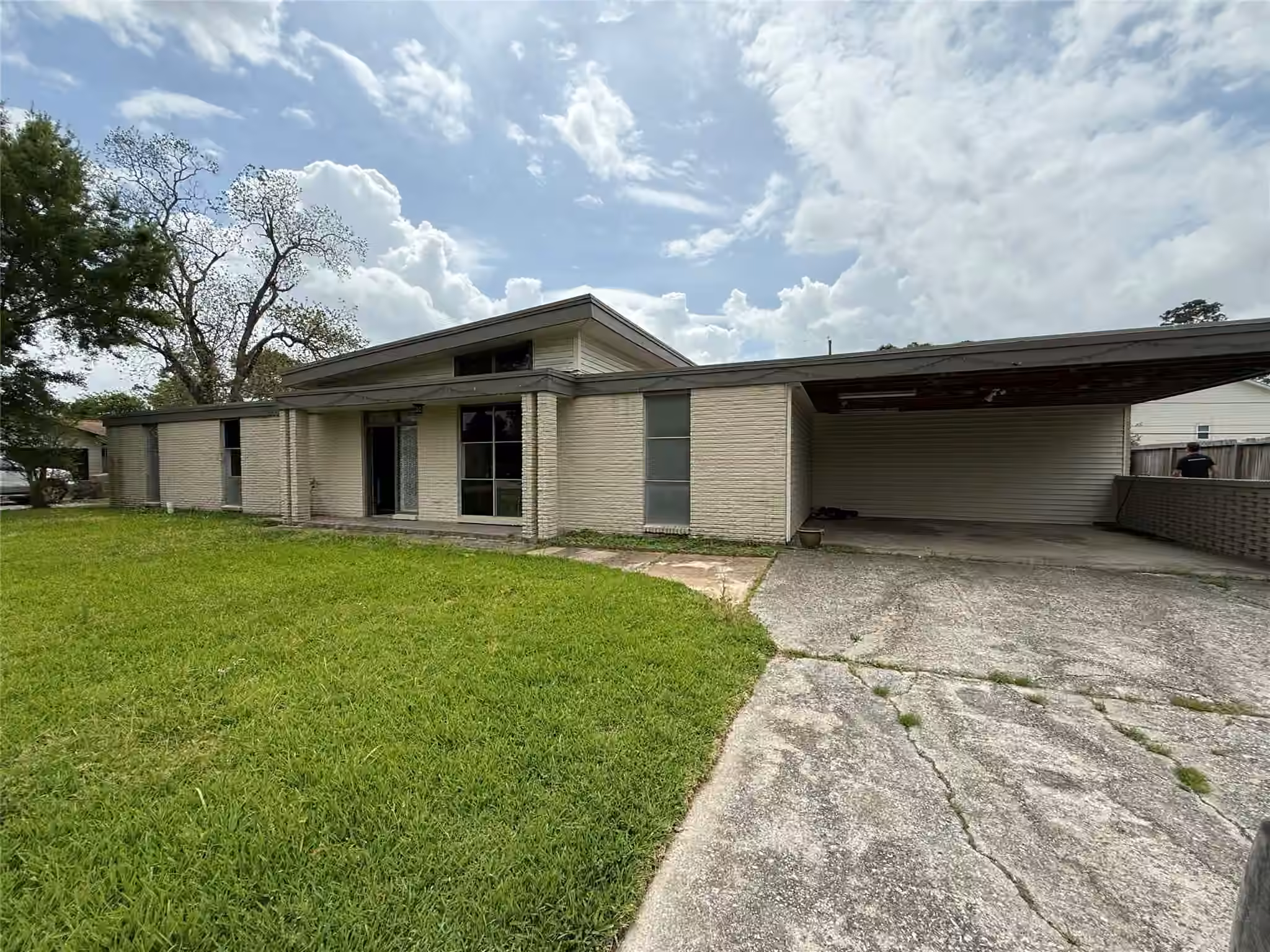 Photo of 627 Baywood Street, La Porte, TX 77571
