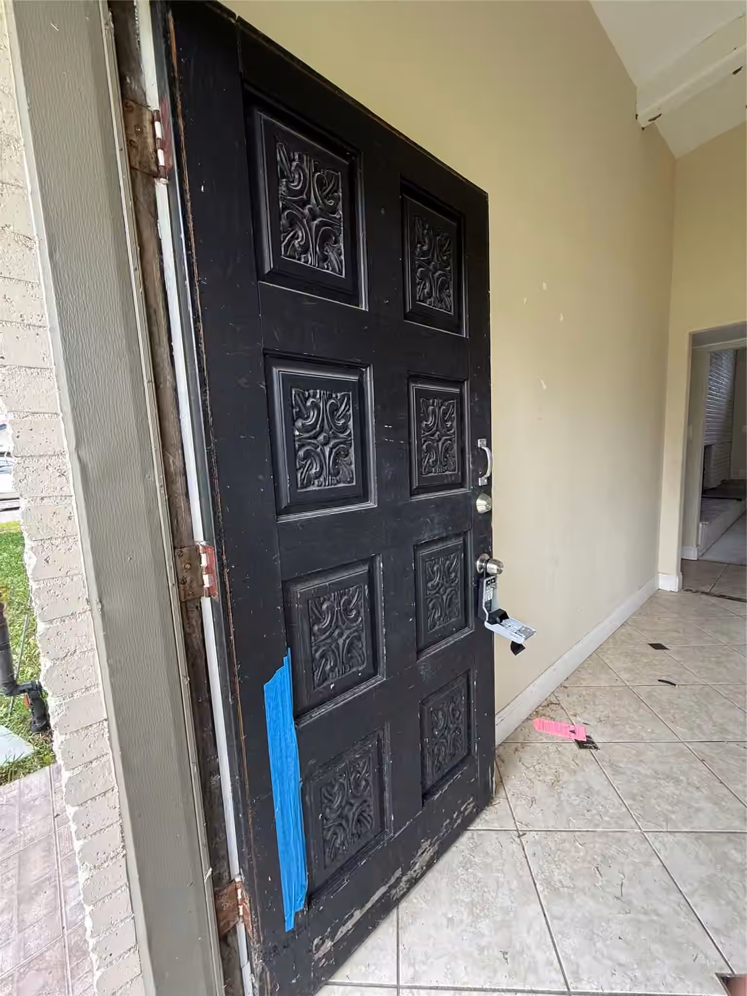 Photo 2 of 627 Baywood Street, La Porte, TX