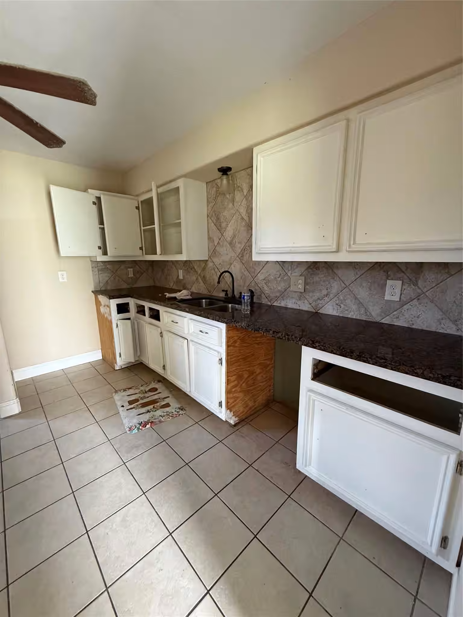 Photo 4 of 627 Baywood Street, La Porte, TX