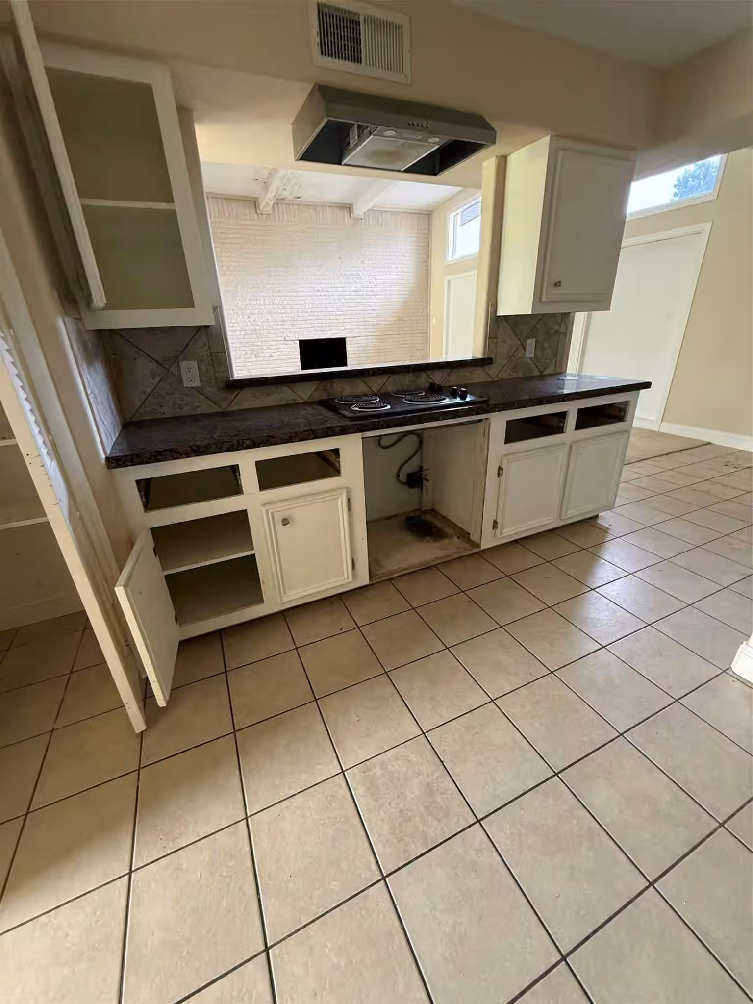 Photo 5 of 627 Baywood Street, La Porte, TX