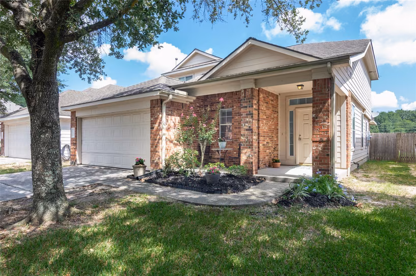 Photo of 11746 Pinemeade Lane, Tomball, TX