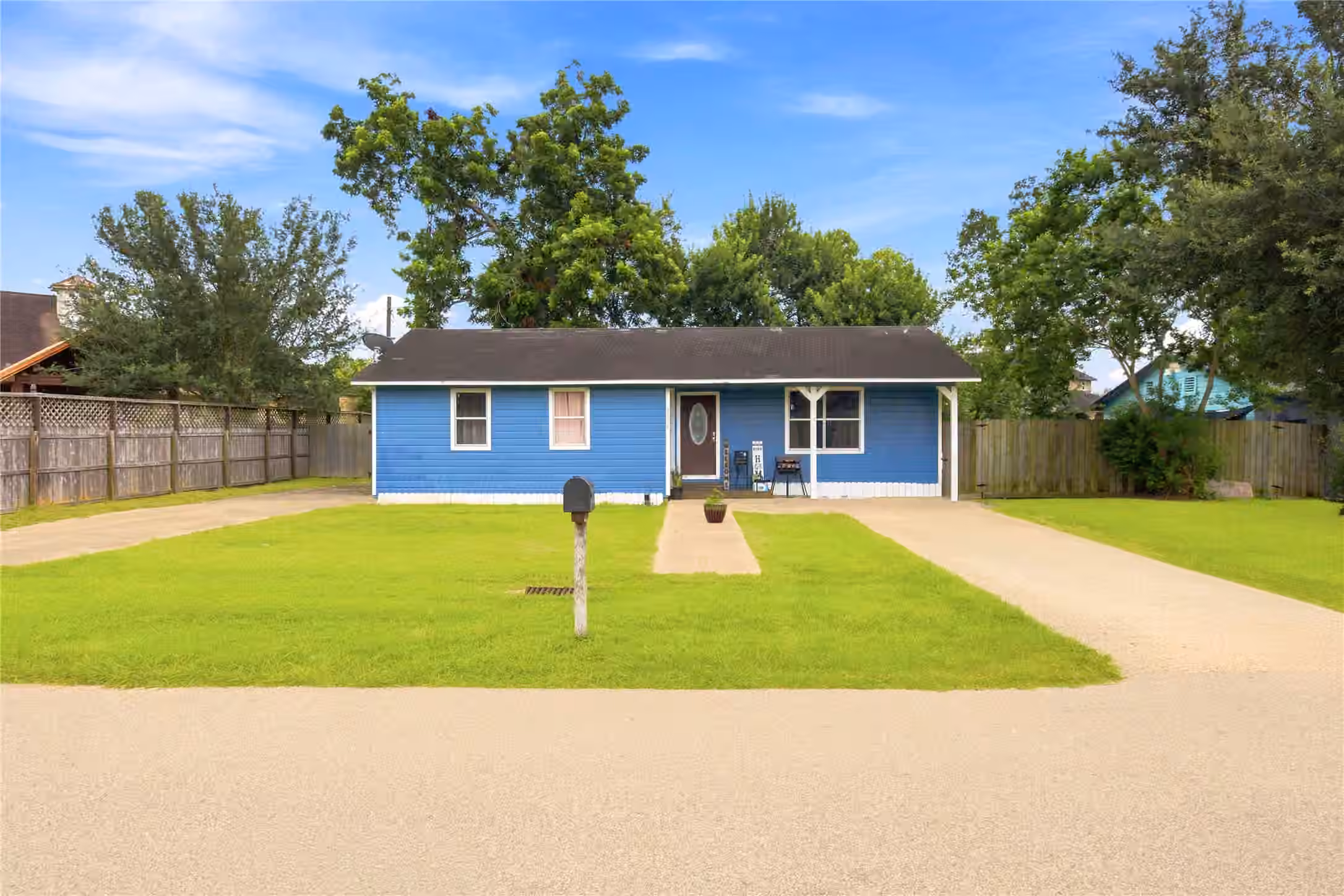 Photo of 9326 Montgomery Lane, La Porte, TX 77571