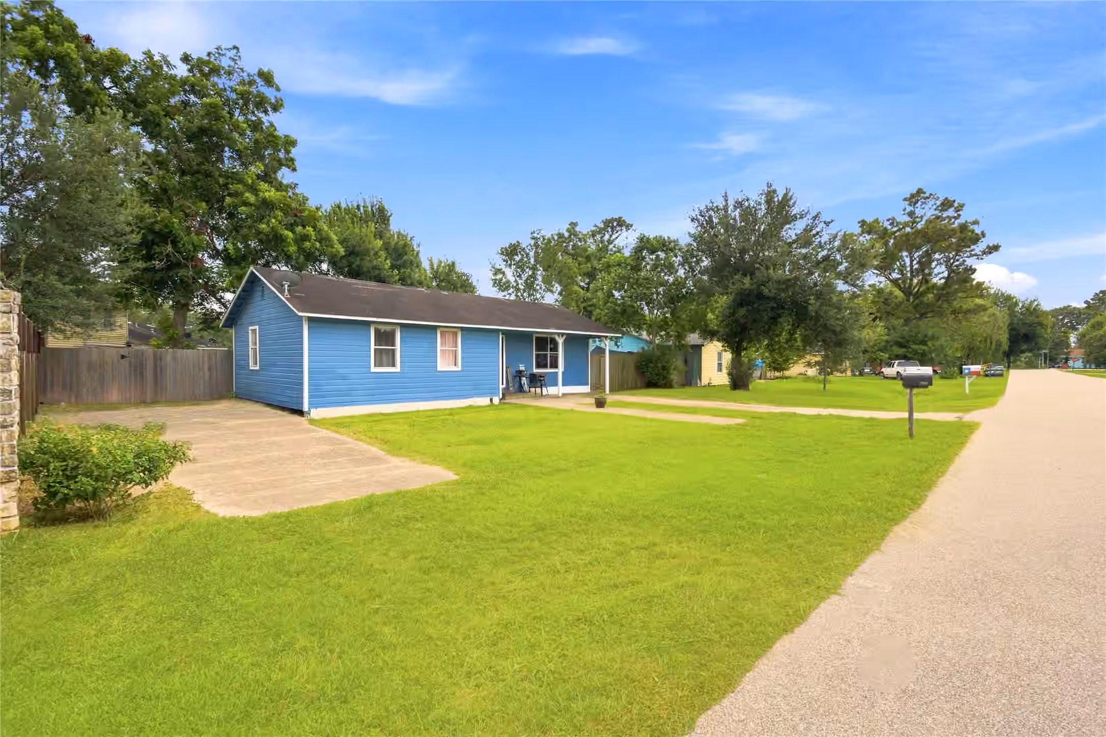Photo 3 of 9326 Montgomery Lane, La Porte, TX