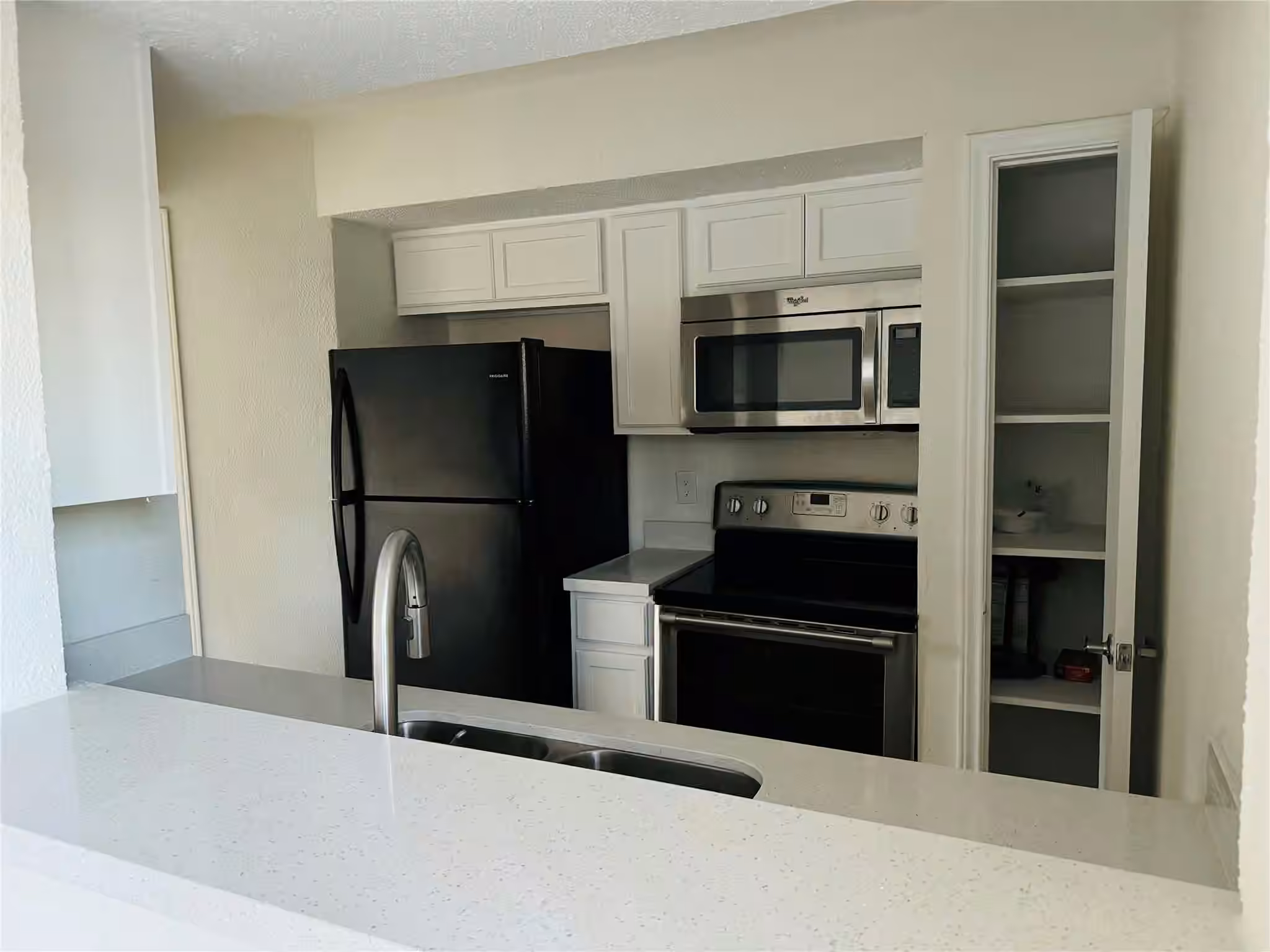 Photo 7 of 17210 Imperial Valley Drive 61, Houston, TX