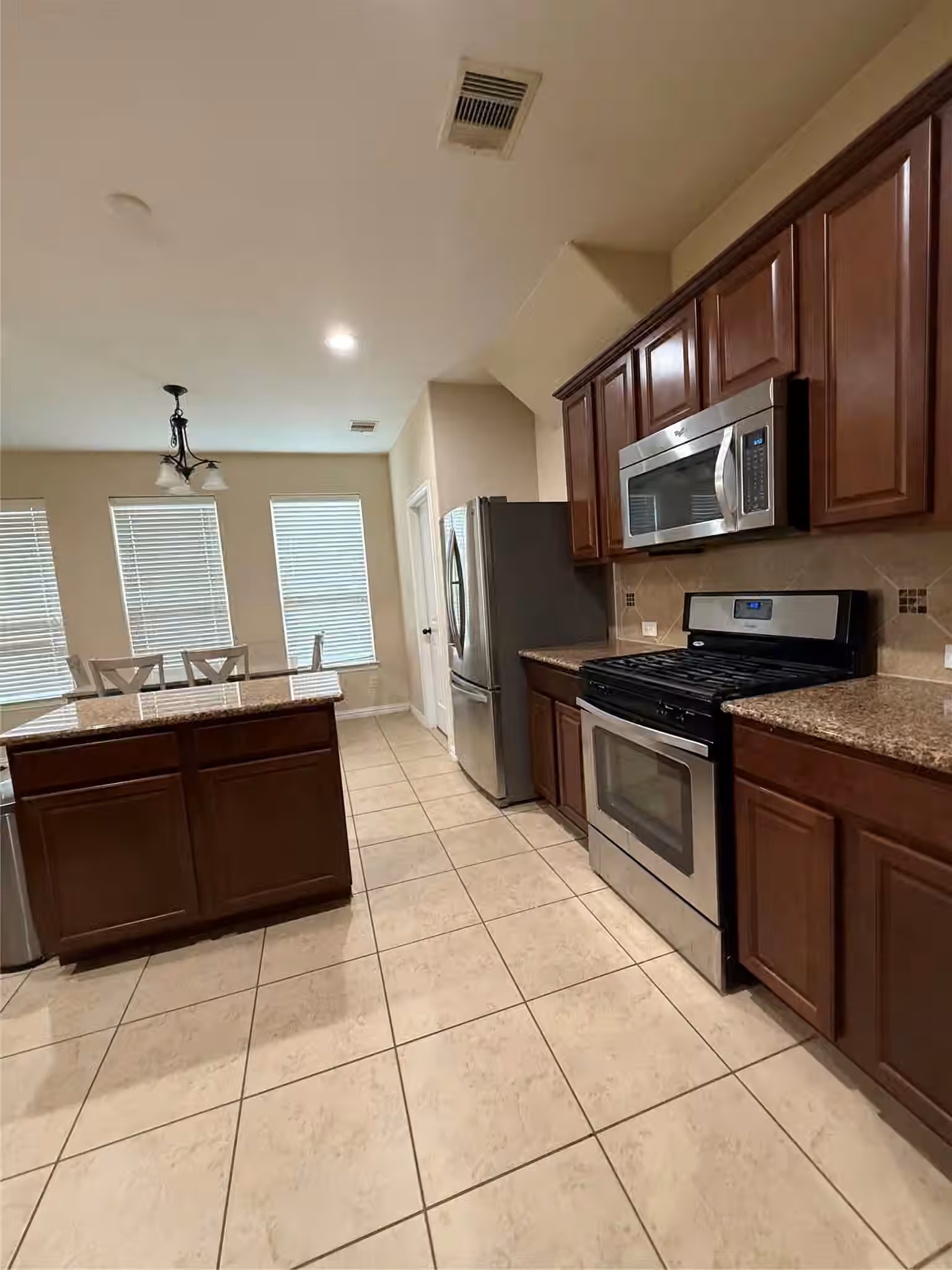 Photo 6 of 7310 Eastpoint Boulevard, Baytown, TX