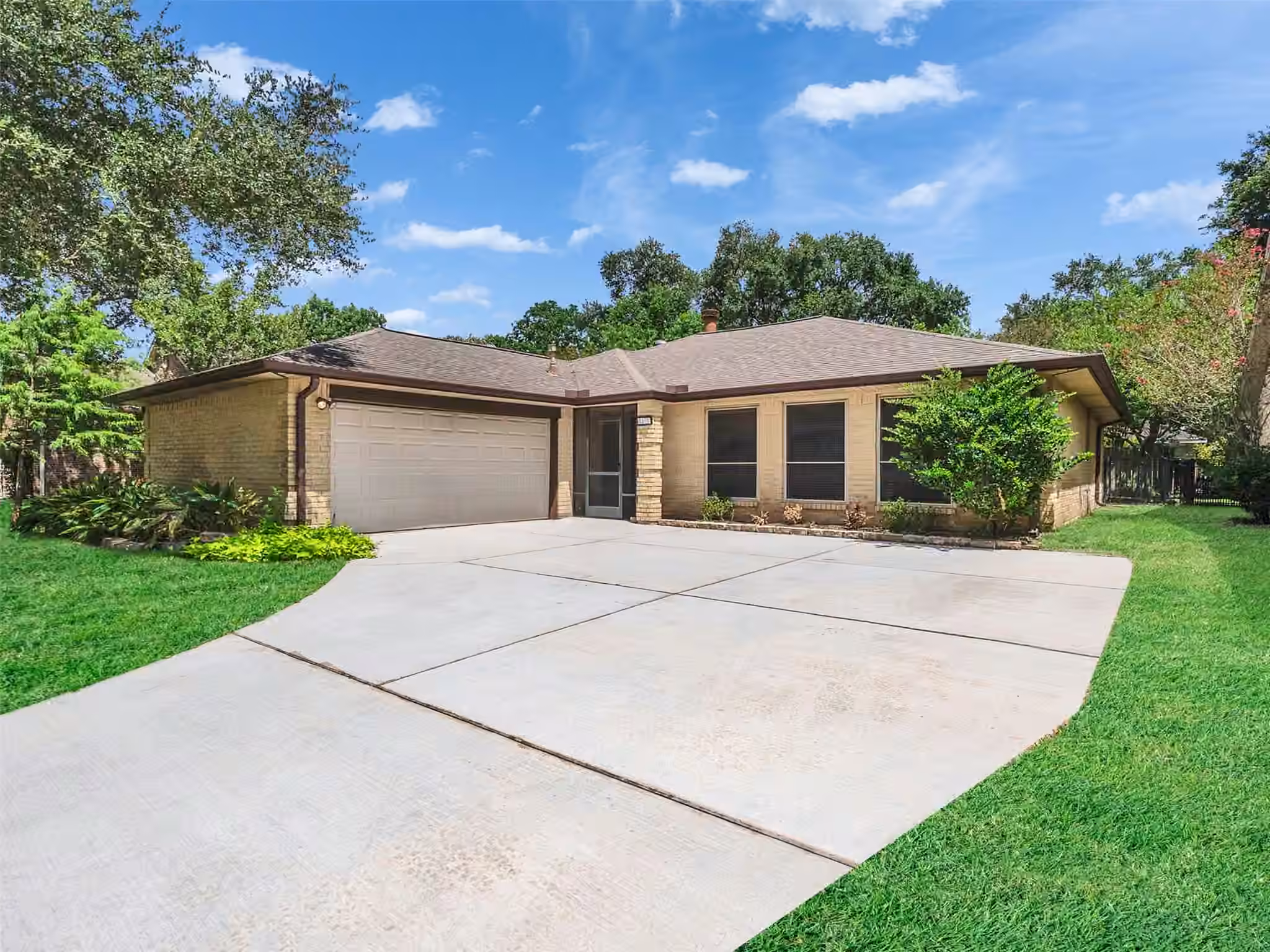 Photo 6 of 2819 Poplar Creek Lane, Pearland, TX