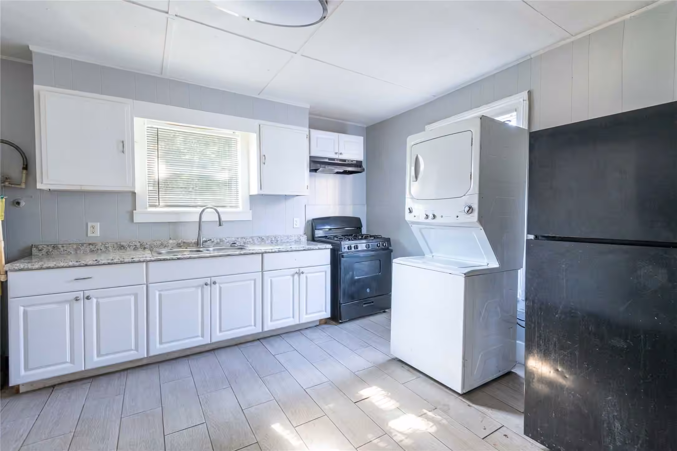 Photo 6 of 1509 J H Clouser Street, Galveston, TX