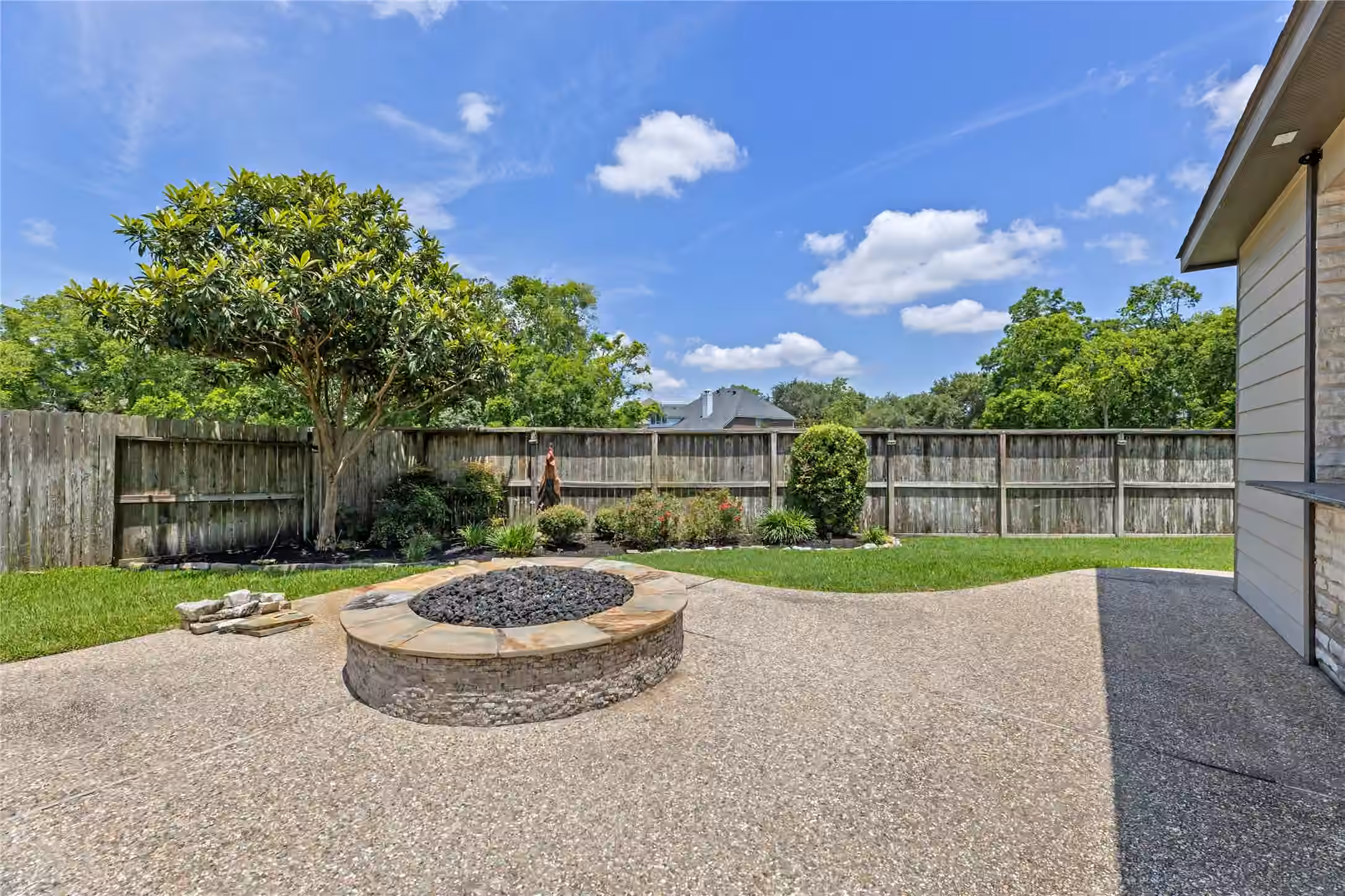Photo 3 of 9547 Scanlan Heights Lane, Missouri City, TX